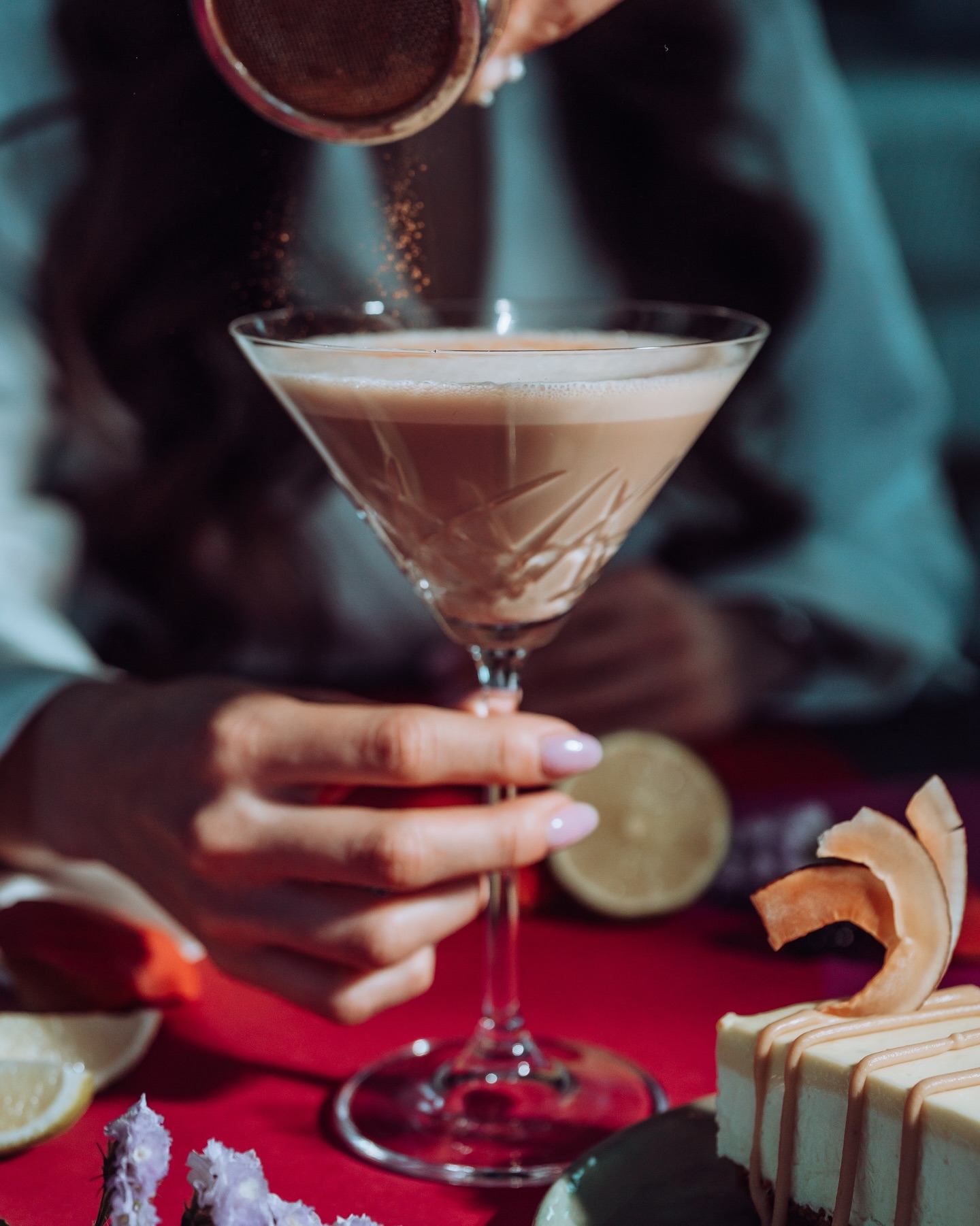 Have you ever experienced the perfect harmony of flavors? Pair our signature Flat White cocktail with a creamy cheesecake at Aurora Rooftop Bar for a taste sensation. Enjoy this unique food & cocktail pairing while taking in breathtaking rooftop views—an unforgettable taste experience. 🍰🍸
#AuroraRooftop #FoodAndCocktails #flatwhitecocktail #cheesecakelovers #rooftopvibes