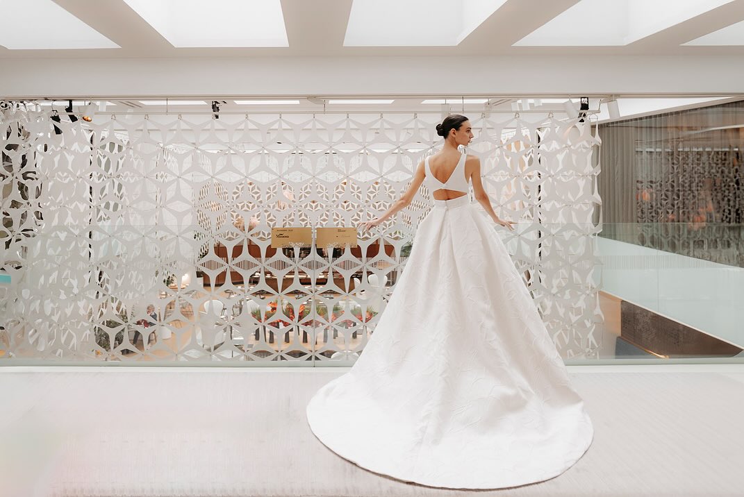 Why I’m now Warwickshire’s @jesuspeiroofficial stockist, what made me chose the collection and why I decided to wear a Jesus Peiro dress on my wedding day…read all about it on the blog now.
Link in my bio.
Wedding photography by @kayleighpope
•
•
•
•
•
•
#jesuspeiro #jesuspeirostockist #warwickshire #jesuspeirobride #jesuspeirobridal #jesuspeiroweddingdress #bridalboutique #realwedding #warwickshirebridalboutique #warwickshirebride