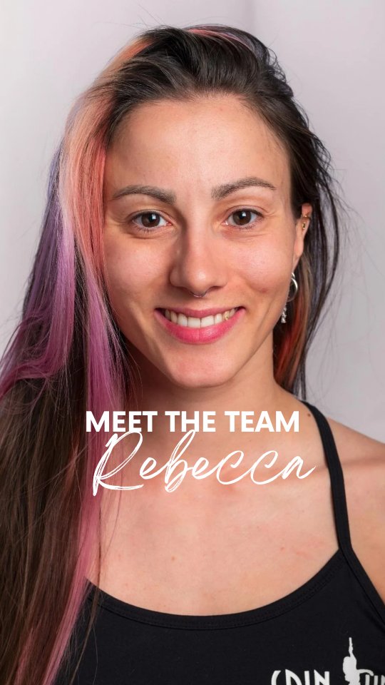 🎥 Lerne Rebecca kennen – deine SPIN-UP Trainerin ✨ @rebeccaanna__
Seit 13 Jahren liebt sie Pole Dance und bei SPIN-UP unterrichtet sie Pole und Heels. 👠
Am meisten Freude bereitet ihr das gemeinsame Feiern von Erfolgen: wenn Schüler:innen eine neue Figur meistern und die Begeisterung im Studio spürbar ist.
#spinuplife #poledanceschweiz #poledance #heelsdance #polefitness #polecommunity #poledancestudio #bern #köniz #polelife #polejoy