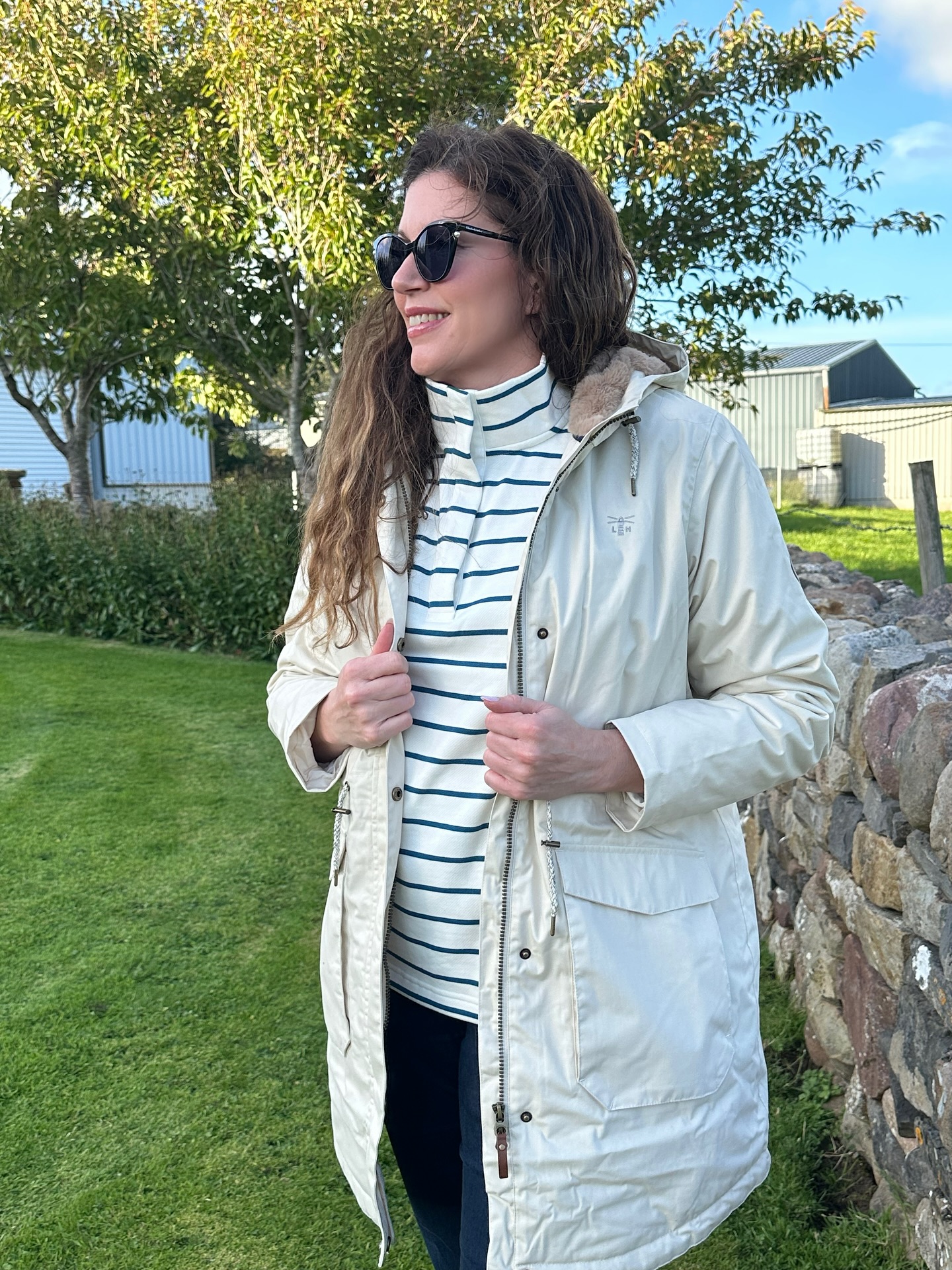 I love autumn weather, the cool crisp sunny days are my favourite. 🤩☀️ I’m staying warm & dry in clothing from @lighthousestyle new collection. (Gifted) 🍂
>>> Swipe for more pics.
I am wearing : 💁🏻♀️
* Haven Jersey in teal stripe
* Coast fleece in Teal
* Isobel waterproof coat in Irish cream
I am so impressed with @lighthousestyle clothing, the items are so well-made, comfortable, true to size and are the perfect fit. ✍️ Read more about them on my new blog post live on Cuddle Fairy blog, link in bio.
#autmnvibes #autumnmood #autumnfashion2025 #autumnstyle #autumnclothes #autumnclothing #lighthouseclothing #fashionoverforty #fallstyle #fallclothing #fallclothes #fallfashiontrends #fallfashion2025 #waterproofcoat #lighthousestyle #autumnwardrobe #irishclothing #ukclothing #waterproof