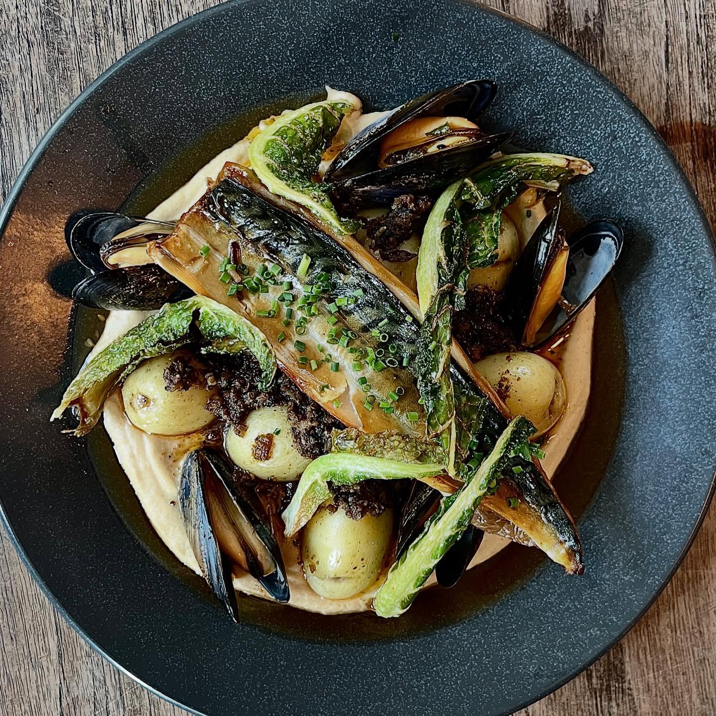 Our chefs are immensely talented at using any & every ingredient to ensure our specials board is looking diverse & interesting every day. This is our smoked mackerel, smoked mussels, salsa matcha & cauliflower purée 🐟pair it with a Piquepoul… or a coffee.. you do you #smokedtrout #smokedmussels #bristolpub #bristolpubs #bristolfood #bristolfoodie #eastonbristol #dineout