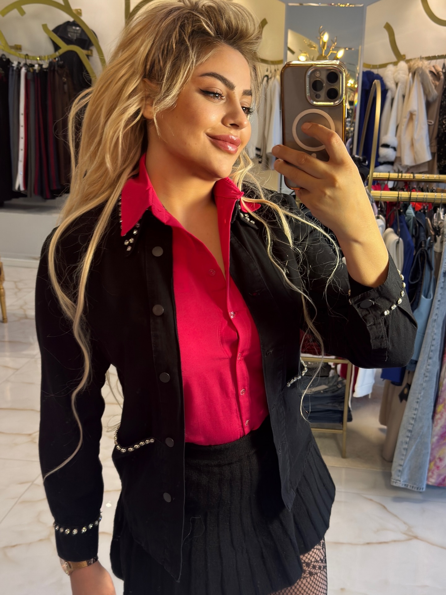 Taşlı denim ceket mi diyeyim, yoksa sen mi gerçek ismini söylemek istersin taşlı denim gömlek🤣 sizce gömlek mi ceket mi? #gomlekmodelleri