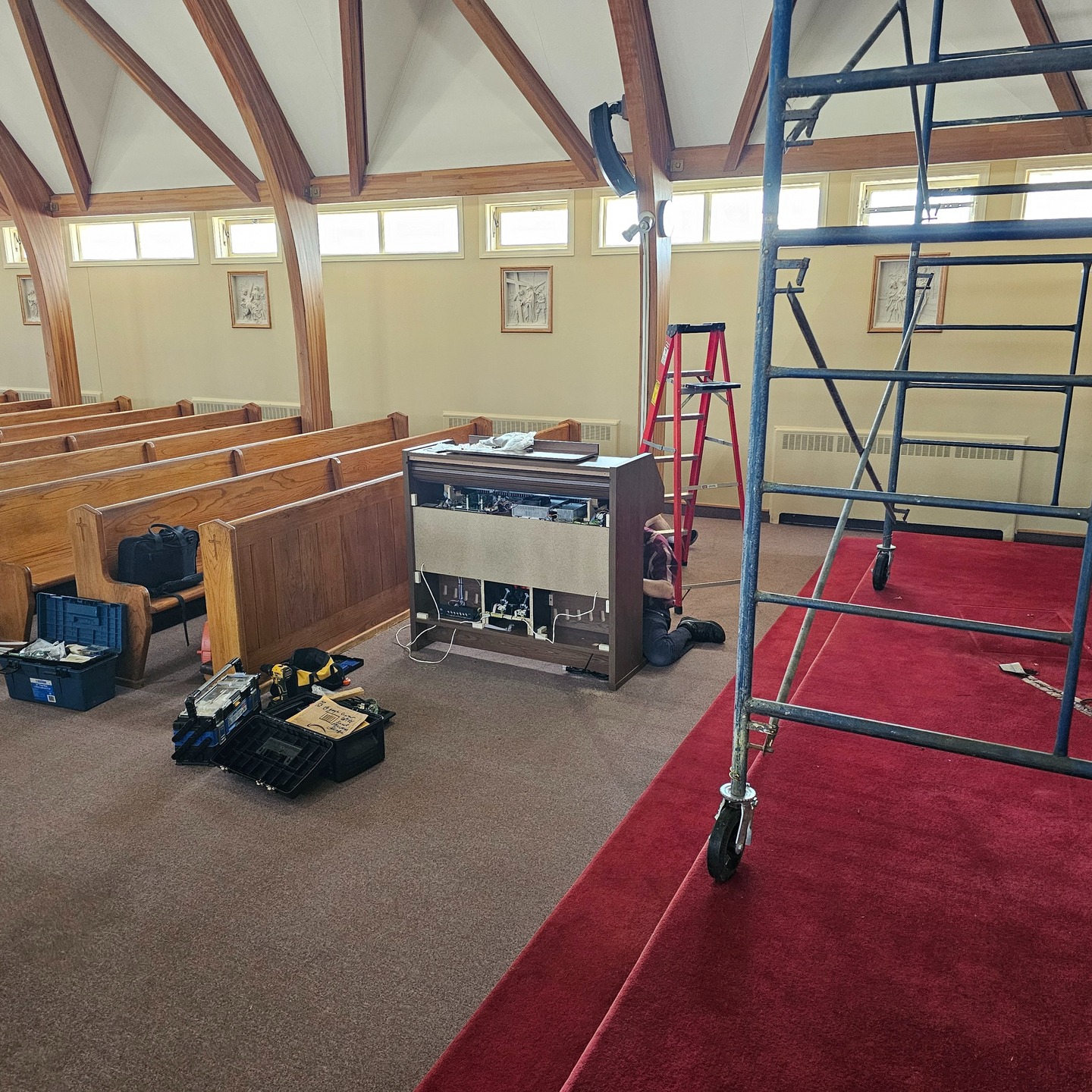Nove orgulje u našoj crkvi.
New organ in our church.