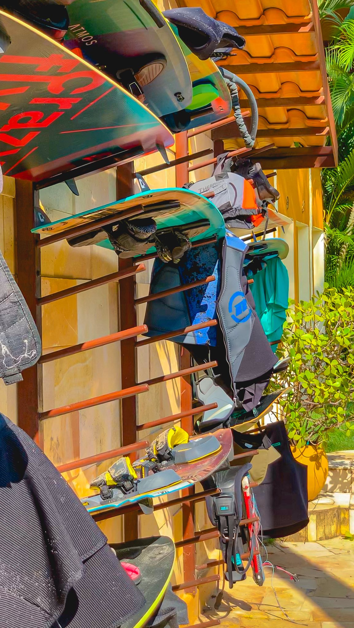 @cumbucomeetingpoint ONDE MORA O VENTO 💨
👉🏼 Pousada e escola de kitesurf e wingfoil @winglovers.brasil
👉🏼 Yoga @satori_yoga_integral
👉🏼 QUARTOS com banheiro , frigobar e ar condicionado privados ou partilhados
👉🏼 ESPAÇOS COM WIFI para coworking
👉🏼 CAFÉ DA MANHÃ incluso em todas as tarifas expressas
👉🏼 PISCINA
👉🏼 GUARDERIA privada para as suas equipas e pranchas
Faça a sua reserva, estamos à sua espera!
@cumbucomeetingpoint
@winglovers.brasil
@infocumbuco