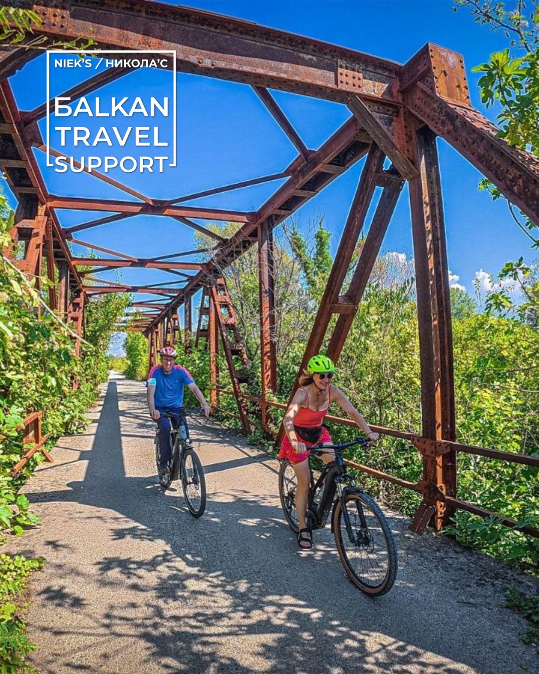 🇧🇦 🇭🇷 De allereerste "last-minute" reizigers, Angeline en Dorus, zijn terug van hun prachtige reis-op-maat door Bosnië-Herzegovina en Kroatië 🎉
Zaterdagavond kreeg ik de aanvraag binnen, zondag volgde de intake, maandag stuurde ik het reisplan door en na een paar puntjes op de i zaten Angeline en Dorus op vrijdag in het vliegtuig 🛫
Normaliter worden reizen via Balkan Travel Support wat verder vooruit gepland, maar soms loopt het wat anders, en uitzonderingen zijn er om gemaakt te worden, toch? 😊 Ik voelde meteen een goede klik met deze avonturiers en ben daarom direct de uitdaging aangegaan. En gelukkig met succes, met een échte Balkan Travel Support reis!
Ze begonnen én eindigden hun reis bij prachtige nationale parken in Kroatië, en zagen daar tussenin de vele culturele facetten en natuurpracht van Bosnië-Herzegovina.
Ondanks het korte tijdspad heb ik fijne vluchten, een goede auto en bijzondere accommodaties op tactische plekken kunnen verzorgen. Ook ontmoetten ze in Bosnië lokale experts Džana en Matej voor mooie tours te voet en op de fiets 😍 Maar het allerbelangrijkste is altijd dat het op maat gemaakte reisplan goed aansluit bij de wensen voor hun reis ✅
Ik denk dat zo ongeveer alle plekken die ik aangeraden had bezocht zijn, en nog véél meer. Dat geeft wel aan hoe fanatiek dit koppel van hun vakantie heeft genoten. Angeline legde alle activiteiten vast op Strava, en dat was echt heel leuk om te kunnen volgen op afstand. Daarnaast kon ik meegenieten door ook hele leuke updates/foto's te krijgen via de app 🥳
Ze hebben er écht van genoten en kijken terug op een super mooie reis.
Angeline en Dorus, bedankt voor jullie enthousiasme en dat ik deze bijzondere reis voor jullie mocht verzorgen!