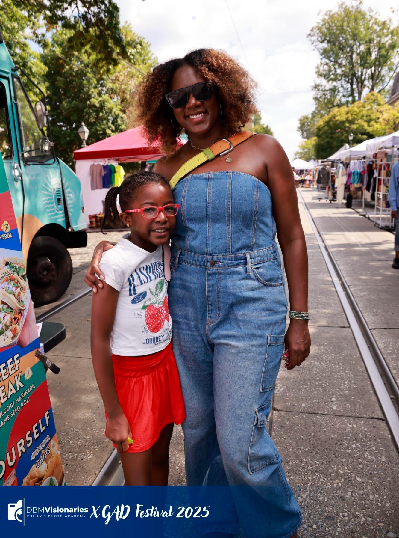 ✨ DBMV at @gadphilly Festival ✨
📸: Skylar Aaliyah (Youth Alum) - @shotbys.m
🌟 Our Alumni Network provides photography opportunities to both youth and adults who's completed our program. Most recently, we showed up at the Germantown Art District Festival & the guests were amazed by our students & paid them for their services, 100% commission earned!
🔗 Join our newsletter (link in Bio) to learn about more photography workshop opportunities!
•
•
•
#DBMVisionaries #YouthPhotographyWorkshop #PhillyPhotographers #AspiringPhotographers #YouthPhotographers #AdultPhotographers #GADPhilly