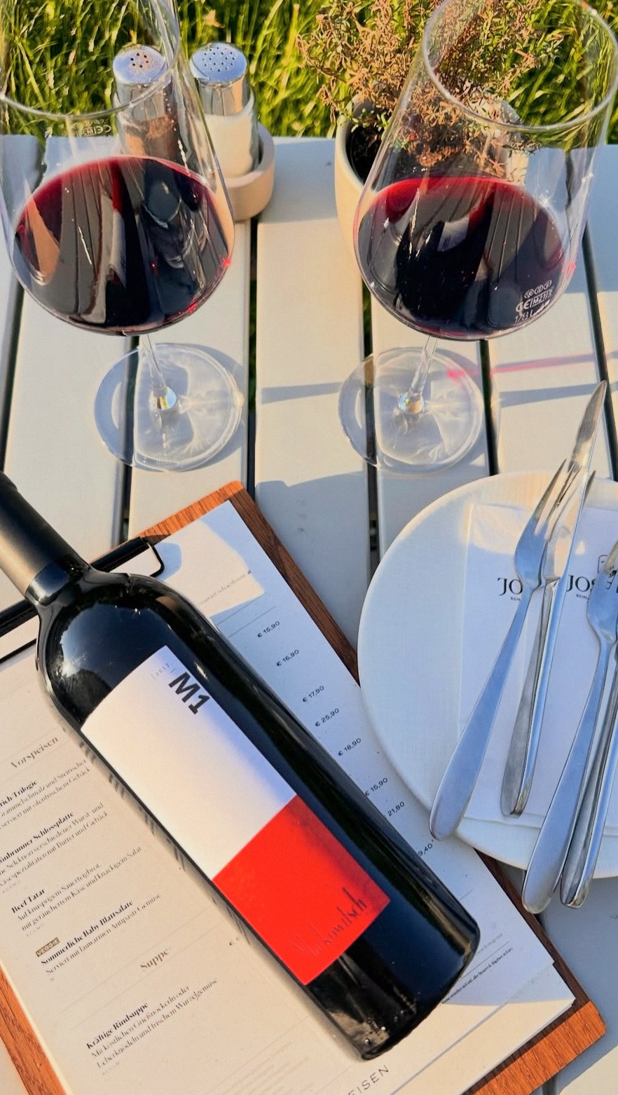 Fruchtknödel-Saison – so gelingen dir die perfekten Brösel ;) Andis Tipp: Die richtige Zuckerwahl macht’s aus! 👌
#SchlossSchönbrunn #Vienna #VisitVienna #VisitSchlossSchönbrunn #kochen
#Joseph2 #Kochtipps #Restaurant #RestaurantWien #Wien #Vienna #FoodGuideVienna #Foodguide #WienerKüche