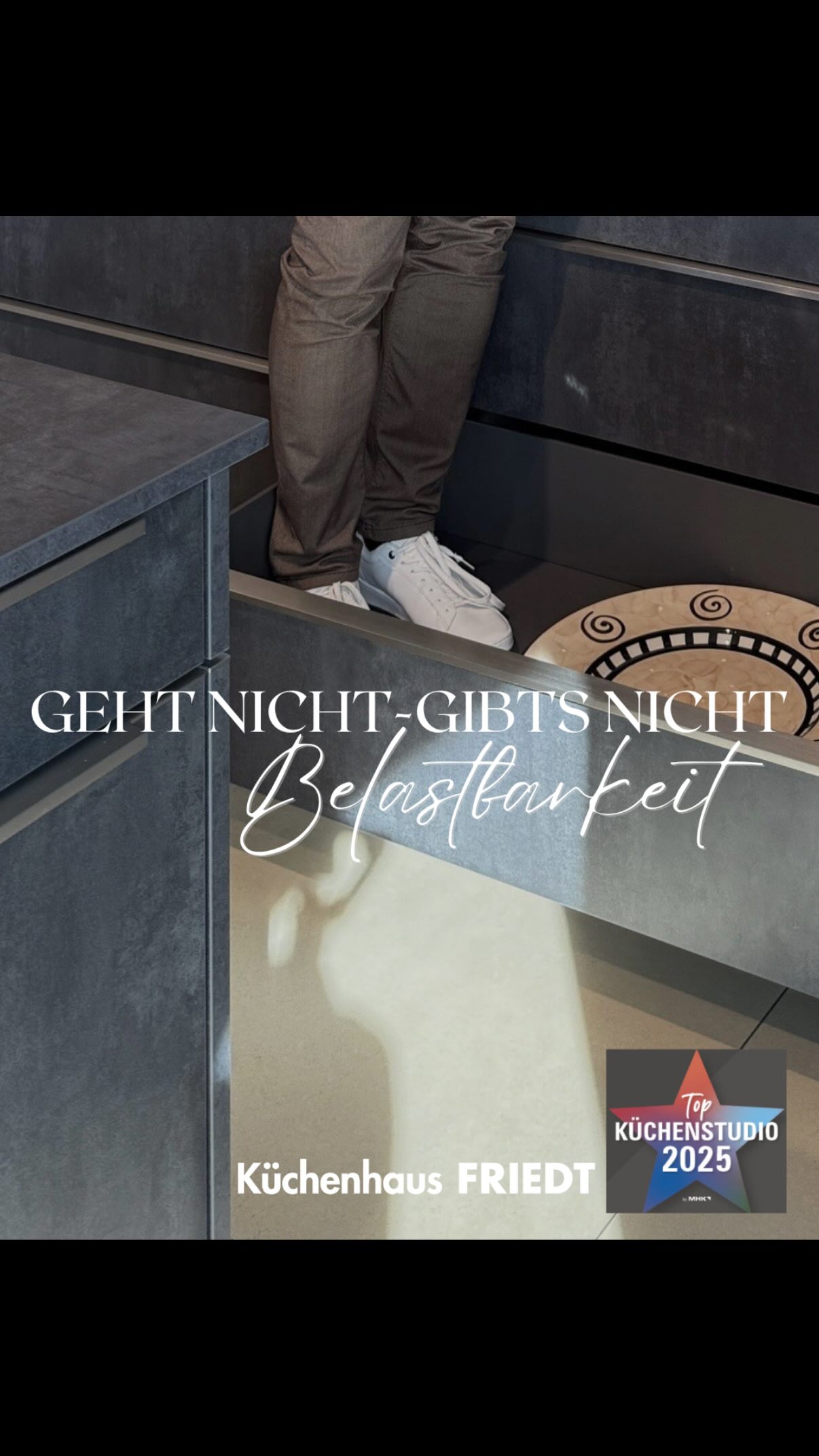 Geht nicht, gibt’s nicht!
Dominique im Auszugschrank – kein Problem!
Unsere Schubladen halten locker bis zu 80 kg aus.
Wir machen den Härtetest für euch – und bestehen ihn mit Bravour.
✅ Beste Preise
✅ Beste Küchen
✅ Beste Qualität
Bei uns findet ihr Küchen, die wirklich alles aushalten!
#Küchenliebe #QualitätDieHält #Härtetest #BestePreise #Auszugschrank #kitchen #inter #interiordesign #küche #küchenplanung #küchen #küchenhausfriedt #kraichgau #heilbronn #sinsheim #bretten #eppingen