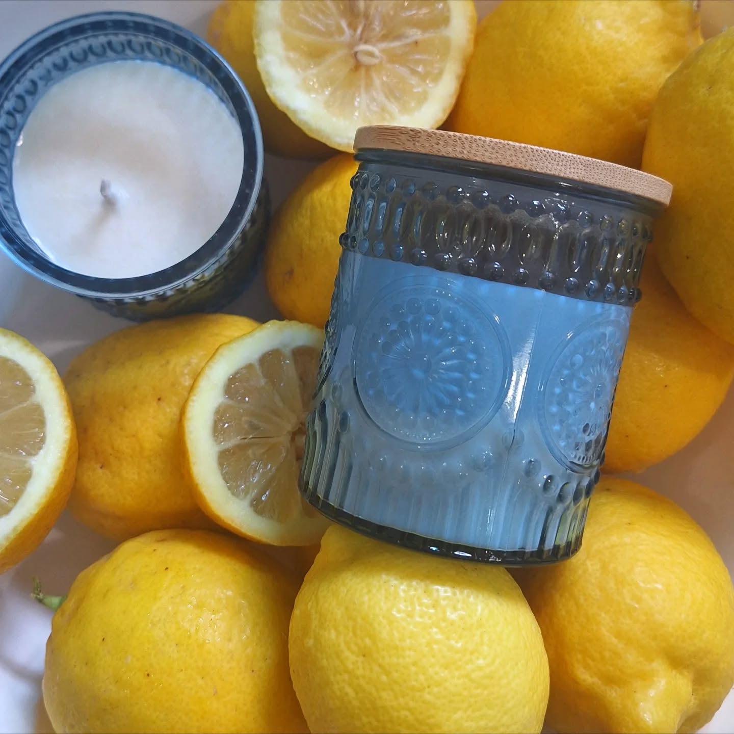 Llego la coleccion AMALFI! 🍋
Una coleccion con aromas hermosos y perfectos para esta primavera que recien empieza!!
Con el codigo PRIMAVERA tienen un 15% de deacuento acumulable con otras promociones
Que estas esperando???
Disponible en nuestra tienda online 🍋🌻🌊
#casamiento #velas #amalficoast #velasdediseño #velasdesoja #diseño