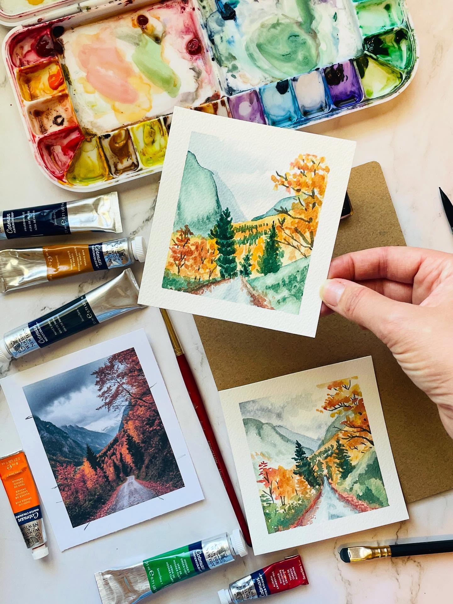 Happy Autumn Equinox everyone 🍂 🍁
The light is beginning to change and the sounds of falling acorns and leaves have started.
To get you excited all the seasonal changes that are slowly starting, I’ve got a new landscape tutorial up on YouTube. 🍁 🎨
The full video is up on YT but swipe to see the outline and stages of the painting.
Link to my YouTube channel is in my bio 🔗 ⬆️
It’s colorful and the perfect evening activity to wind down.
Enjoy!
#watercolorlandscape #watercolorsketch #landaruenartshop #autumn #autumnequinox #autumnwatercolor