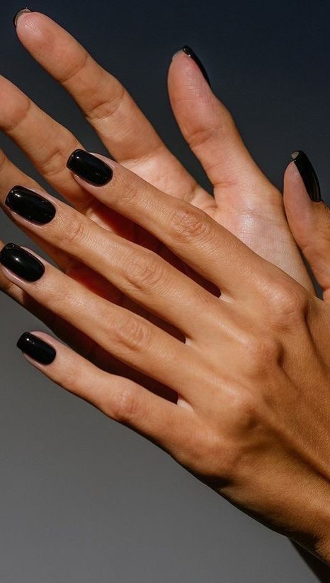 There are always two types of besties 😁 Which one are you — the nude queen or the dark drama? 🎀🥷