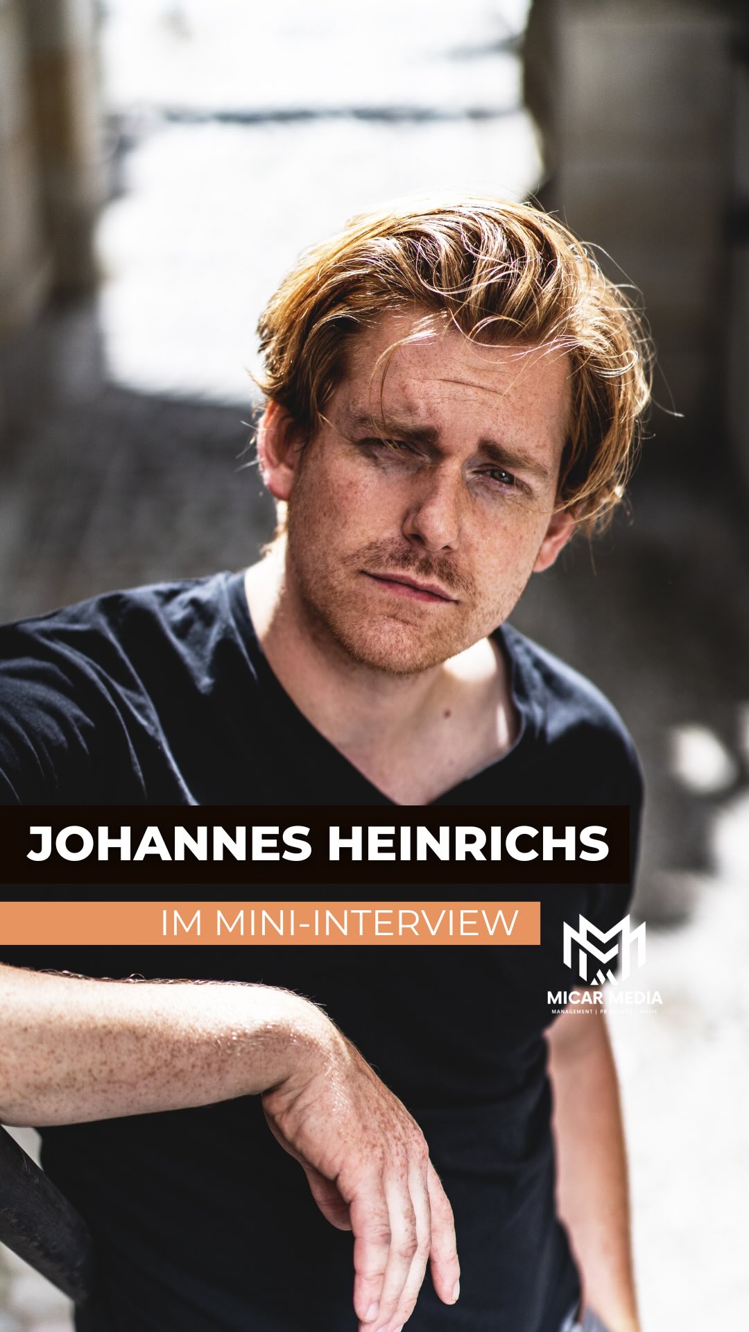 Roter Teppich. Große Frage. 🎬 Bei der Filmpremiere von „The Smashing Machine“ wollten wir von Schauspieler Johannes Heinrichs wissen: „Was war deine größte filmische Verwandlung?“
Die Antwort? 👉 gibt’s hier im Reel!
Mehr über @johannes_heinrichs und unsere weiteren ARTISTS: www.micar-media.com (Link in der Bio.)
Video: @micarmedia
Foto: Michelle Math
#MICARMEDIA #JohannesHeinrichs #TheSmashingMachine #BerlinPremiere #ZooPalast #ActorLife #Schauspieler #Interview #BehindTheScenes #FilmTransformation #OnSet #RedCarpet