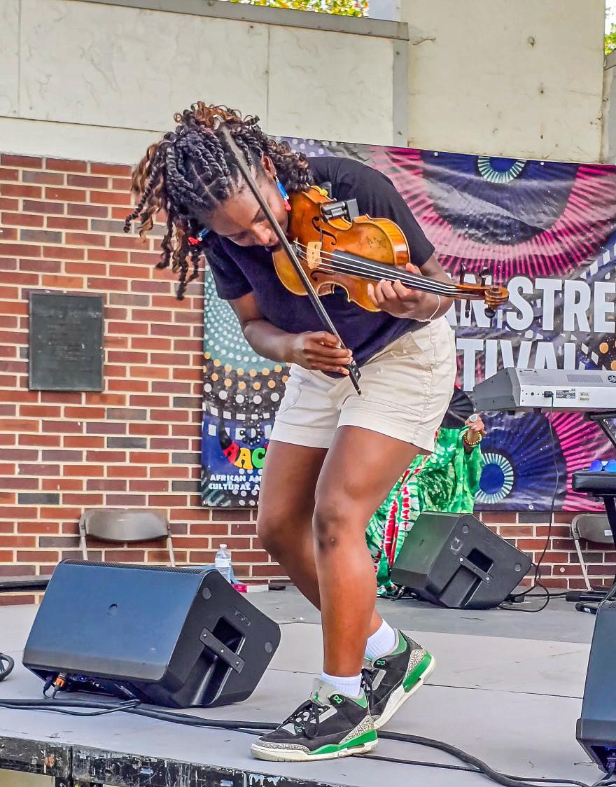 ASF 2025 🎶 Still buzzing from all the love and energy! Thank you Nashville 💛🎻🔥 @africanstreetfestival615
#AfricanStreetFestival #FestivalVibes #LiveMusic #MusicFestival #ConcertVibes #lorenplaysviolin