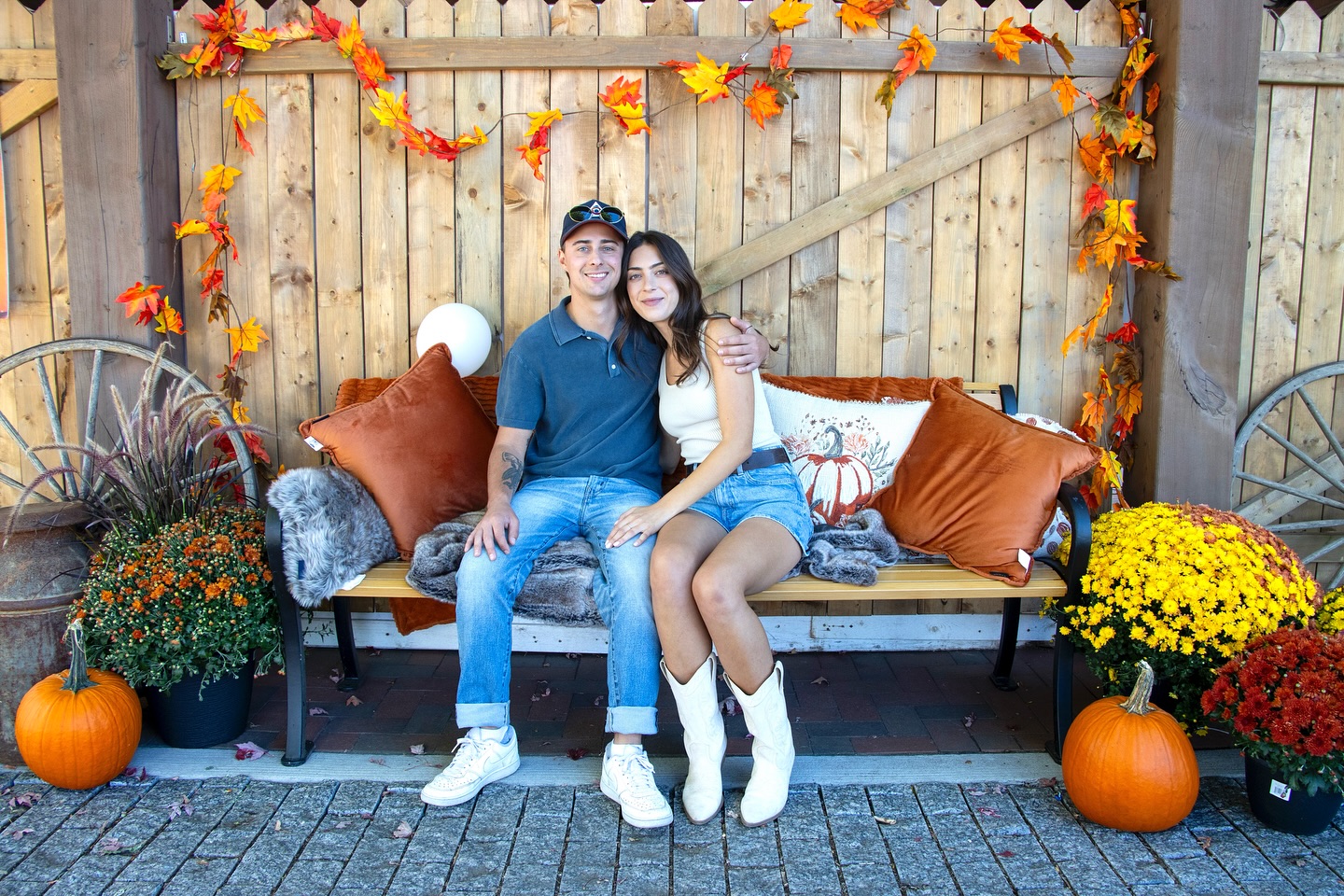 Harvesting memories together 🍁✨
So grateful to have been asked to capture the magic at this year’s Harvest Festival for the Town of Whitby 🤎 It was such a joy!
More cozy autumn moments coming soon… 🍂🍁
#FallPhotography #HarvestFestival #CouplesPhotography #AutumnVibes #PumpkinSeason #GratefulHeart #GrassRootsOriginals #TownOfWhitby