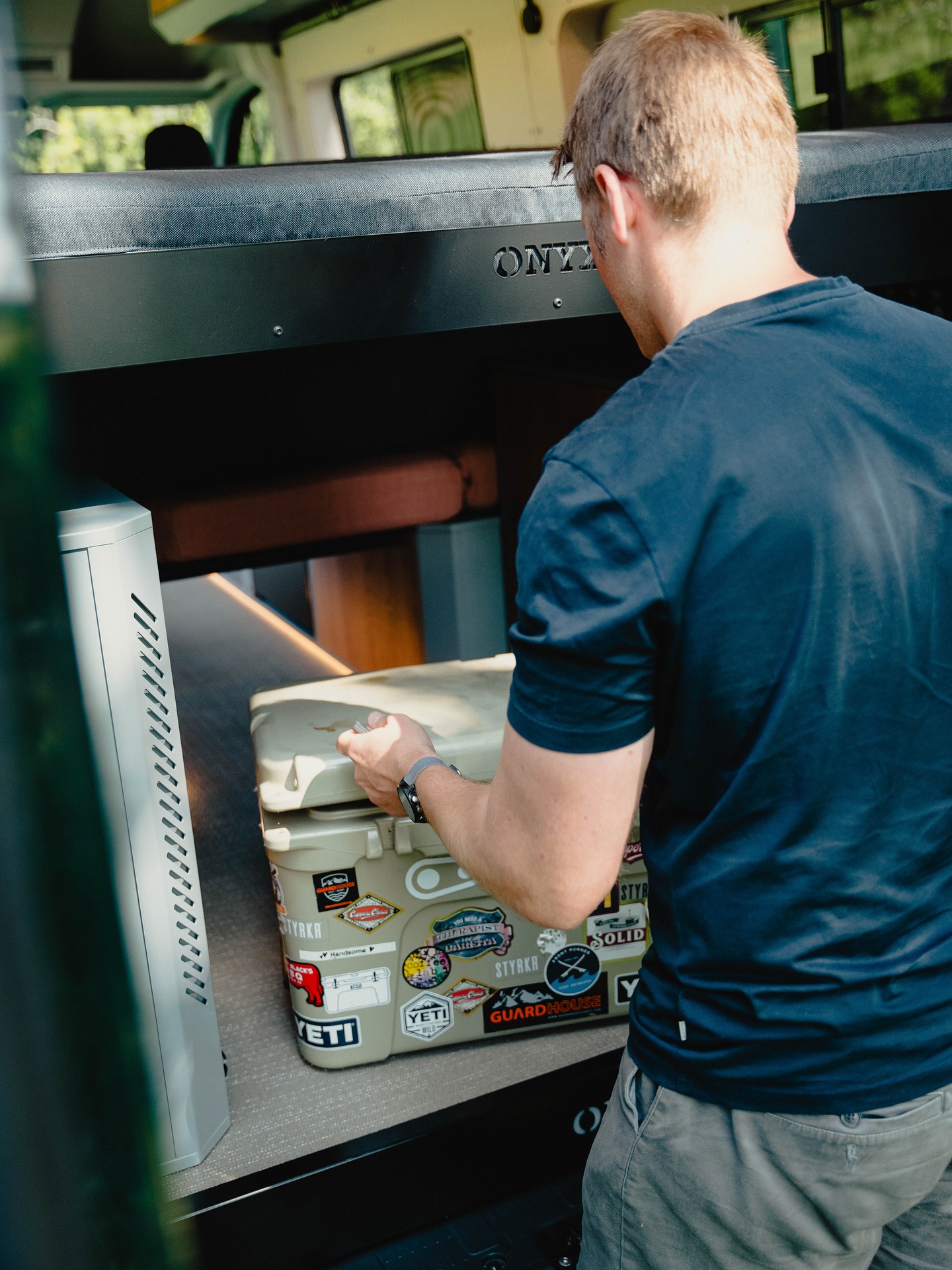 Need a big space for all your stuff? Our garage layout provides ample room. With tie down points on both sides of the garage and the option for a gear tray, you can take almost anything with you, form surf boards and bikes to coolers and chairs.
What are your must haves when you go away?
#onyxvansuk #vangarage #toyhauler #mantgecampervan #craftercamper #mantge4x4 #vanlifeuk #offgrid #adventurevan