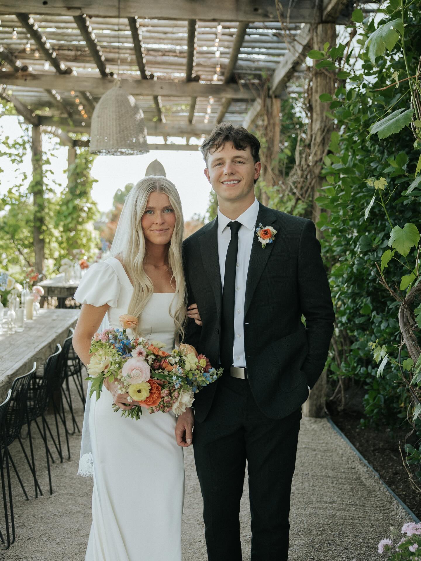 Because before we know it my calendar will be filing up for May 2026 brides & grooms!! So here’s a little something to get you excited of what May might look like!