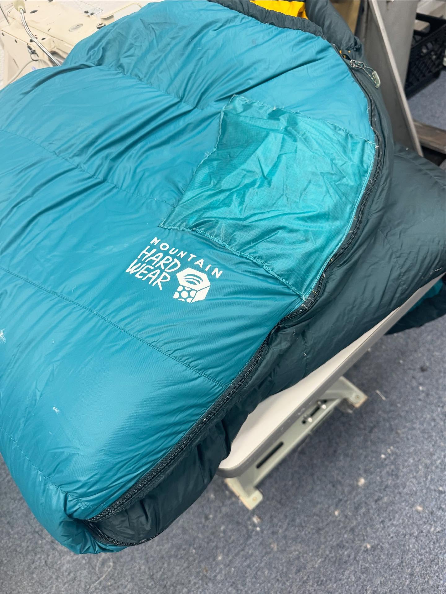 Sometimes those washing machines like to eat your sleeping bag. #sanjuansewing #ifitsbrokefixit #durangocolorado #mountainhardwear