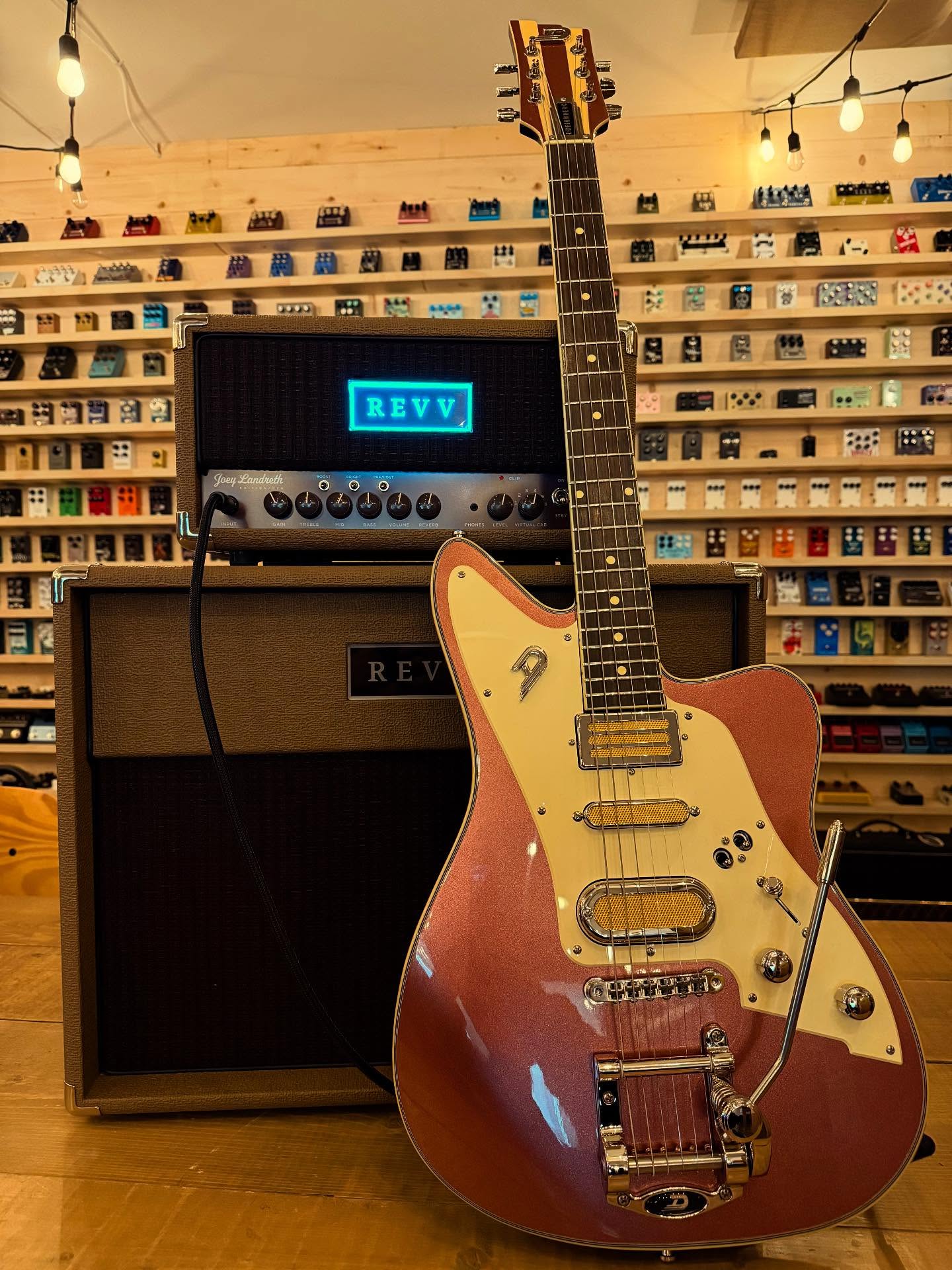 The brand new REVV D20JL and Duesenberg Alliance Joey Landreth Signature.
Available now at GB Music & Sound, Canada’s destination for tone.