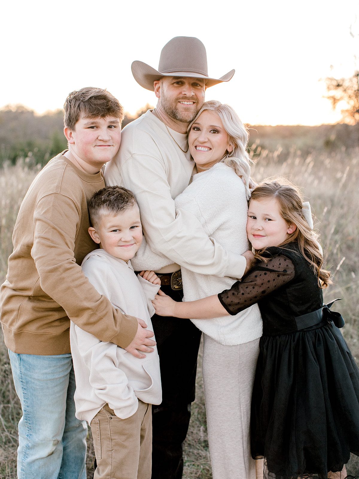 Needing a regular session this fall outside of minis? Only a few weekend dates available until December! Dm or head to my linktree in my bio to inquire!
—
#dentonphotographer #dfwfamilyphotographer #dallasfamilyphotographer #ftworthfamilyphotographer