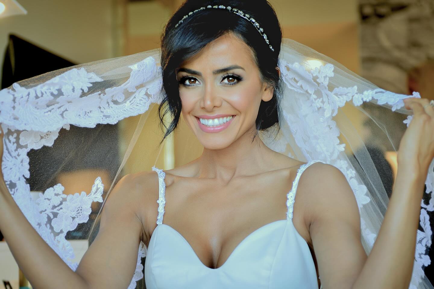 Getting ready portraiture! #gettingready #ocwedding #socalwedding #weddingday #wedding #bride #weddingbells #ovationphotographyanddesign #weddingphoto #weddingphotographer #weddingphotography #destinationweddingphotography #destinationweddingphotographer #destinationwedding #happybride #professionalphotographer #professionalweddingphotography #weddingtime