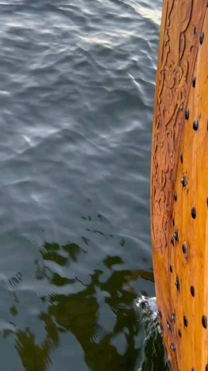 The best days are spent on the fjord in Norway, learning to row and Viking ship!
#hardraade #queenasta #dronningåsta #vikingship #norway #vikings