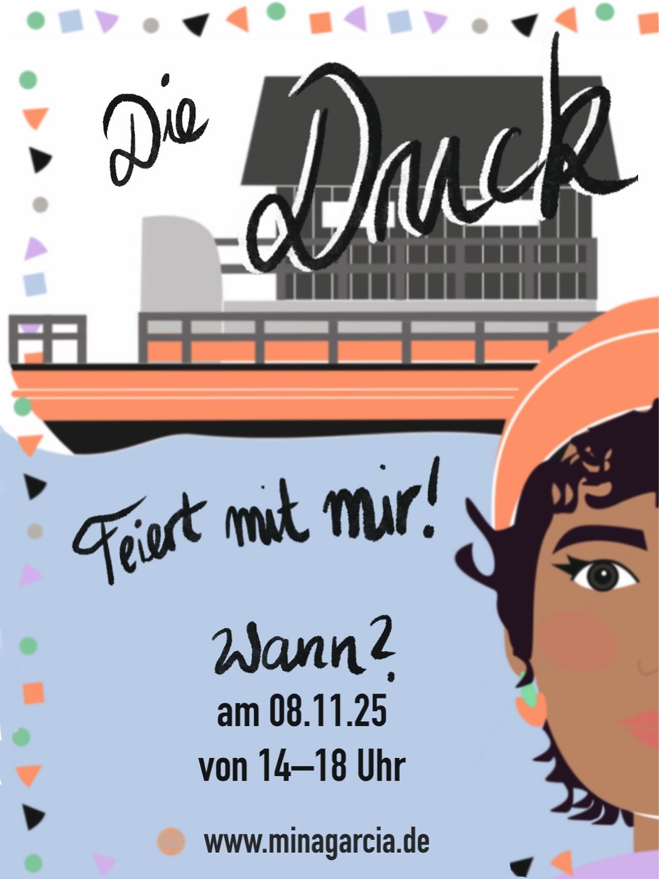 Ein Jahr Druckmanufaktur – das wird gefeiert!
Am 08.11.2025 lade ich dich herzlich zur besonderen Jubiläumsausgabe der Offenen Druckmanufaktur ein:
🗓️ Samstag, 08.11.2025
🕒 14 bis 18 Uhr
📍 Industriestraße 125-131, 21107 Hamburg
Die Offene Druckmanufaktur ist ein monatliches, offenes Format – ideal, wenn du einfach mal reinschnuppern willst.
Was dich erwartet:
🖌️ Siebdruck & Pixelprints *von 14-16 Uhr*: Du kannst direkt loslegen – mit vorhandenen Pixelprint und Siebdruckmotiven.
💸 Du zahlst nur den Materialkostenpreis.
🍰 Ich backe Kuchen – du darfst gern Getränke oder Kleinigkeiten mitbringen.
Ob du was drucken möchtest oder einfach nur einen Eindruck von der Werkstatt bekommen willst, mit mir ein Getränk trinken möchtest oder ein Stück Kuchen essen möchtest. Komm vorbei, fühl dich willkommen und feier mit mir ein Jahr Druckmanufaktur.
Ich freu mich auf dich! 🖤
Ps. Am 10.10.25 ist noch eine „reguläre“ offene Druckmanufaktur von 16.30 Uhr bis 18 Uhr, dafür sind grad noch 2 Plätze frei. Meldet Euch an auf www.minagarcia.de