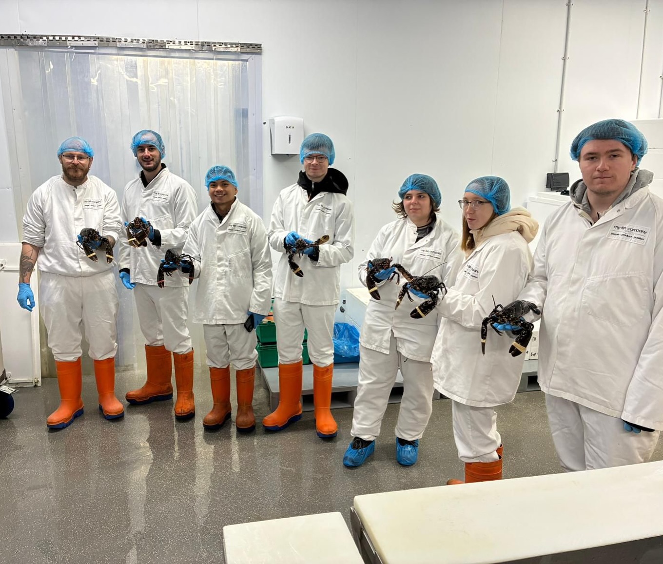 We had a brilliant day hosting Thwaites’ apprentice chefs at My Fish Company!
🐟 The visit was a fantastic opportunity for them to hone their knife skills and gain valuable industry insight as part of the Thwaites Chef Academy.
It began with seeing all the incredible fresh fish on offer and talking about how seafood is sourced. The chefs then took part in a fresh fish prep demonstration, showcasing the filleting and fishmonger skills that get fresh seafood onto plates across the Thwaites estate.
They also had the chance to test their skills with some fish, guided by our team!
It was a truly great day sharing our passion for seafood and showing how we help chefs put the best fish on their menus. Thanks to the team for taking the time to visit!
#MyFishCompany #Thwaites #Seafood #FreshFish #Fishmonger #Fleetwood #FleetwoodMarket #SustainableSeafood #Chefs #FoodService #PassionForSeafood #ChefAcademy