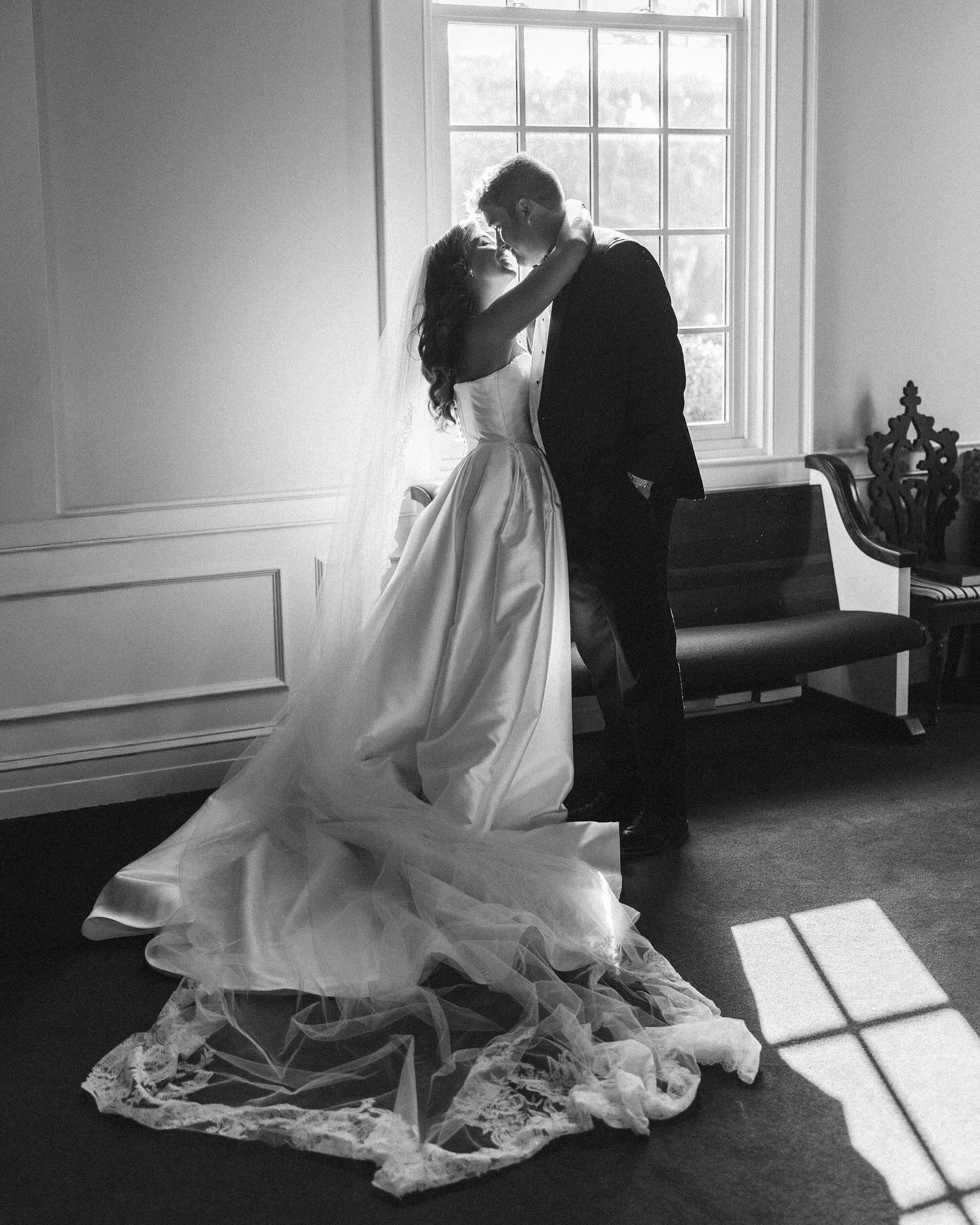 B l y t h e + P a y t o n
A joy-filled, stunning weekend with the NEW Mr. & Mrs. Keadle along South Carolina’s coastline. A white church nestled among the marsh was the perfect backdrop for their official start to forever. Complete with a tented reception at Caledonia polished off with calls lilies and sparking champagne. A weekend to remember!!!! Enjoy this little sneak peek..so much more to come!!
Planner: @saltcoredesigns
Photo: @ashlyncathey.photo
Video: @jaquantaefilmandco
Ceremony: @belinumc
Reception and Bar: @caledoniaweddings
Bride Makeup: @sloane_artistry
Hair and Makeup: @beautifully.wed
Ceremony Musicians: @palmettostrings
DJ: @eyeconentertainment
Catering: @inletaffairs
Desserts: @publix
Florals: @willoweventdesigns
Specialty Linens: @reverie_social
Specialty Rentals: @curatedeventscharleston
Rentals: @theeventguys
Rentals: @eventworksrentals
Lighting and Draping: @mclightingandsound
Vinyl Wallpaper: @designthesign1
Live Painting and Custom Crest: @emilygrace_paints
Stationery and Signage: @columbiaprintingandgraphics
Bride: @blythemneal
Groom: @keadlepayton