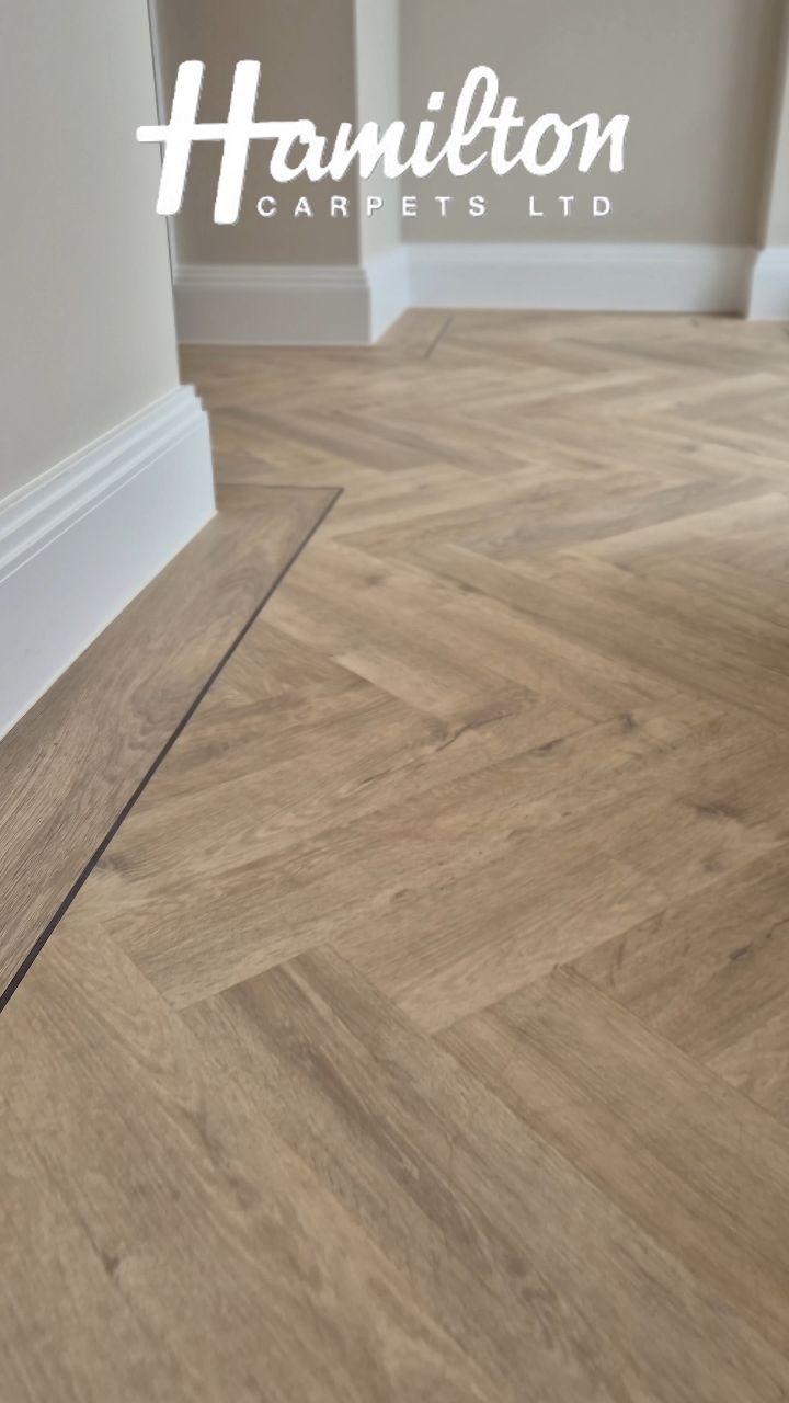 Another luxurious 'out of the ordinary' project with @djdevelopmentsltd - 2 Luxury conversion apartments in the new Birley Grange gated development in Hall Lane, Shenfield, Essex.
Our commercial team fitted @bramptonchase European Oak in Herringbone with a border for a touch of elegance, and @cormarcarpets Riva Anseed carpets in bedrooms for luxury underfoot.
Great to be a part of beautiful, luxury design again. ✨️
Now available for viewing with @courtcoessex
More to come on this development...watch this space ✨️