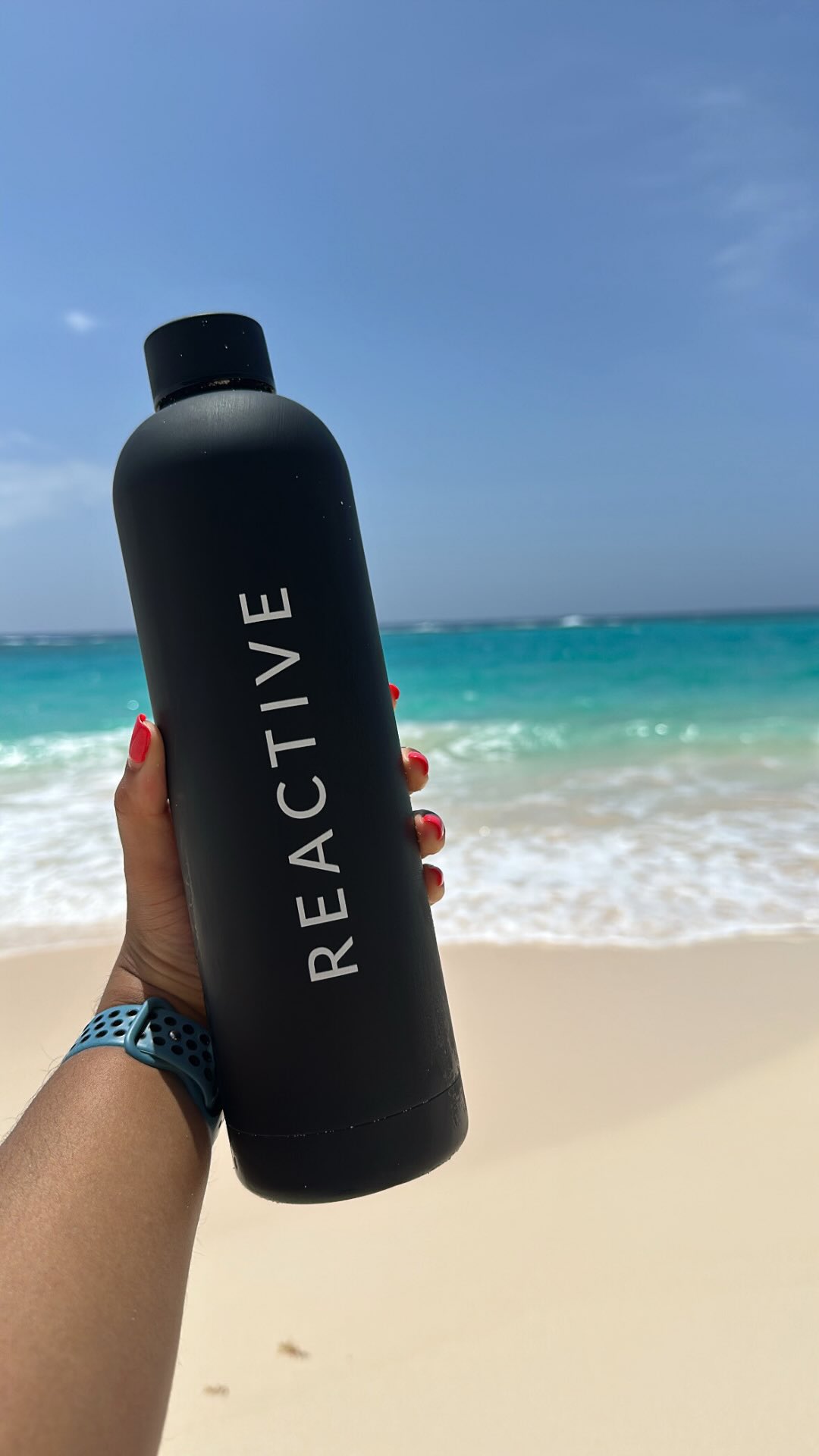 I get asked about these bottles all the time!
So here’s a look at the colors I currently have in stock 🎯
Whether I’m at the clinic, running errands, or heading to a session, this bottle comes with me.
It’s lightweight, easy to carry, and keeps me hydrated wherever I go 💧
Because staying on top of your hydration shouldn’t be complicated. Which one’s your favorite? 👇🏽
#waterbottle #stayhydrated #hydration #drinkwater #fitness #wellness #smallbusiness #bermudabusiness #sportstherapy #reactivesportstherapy