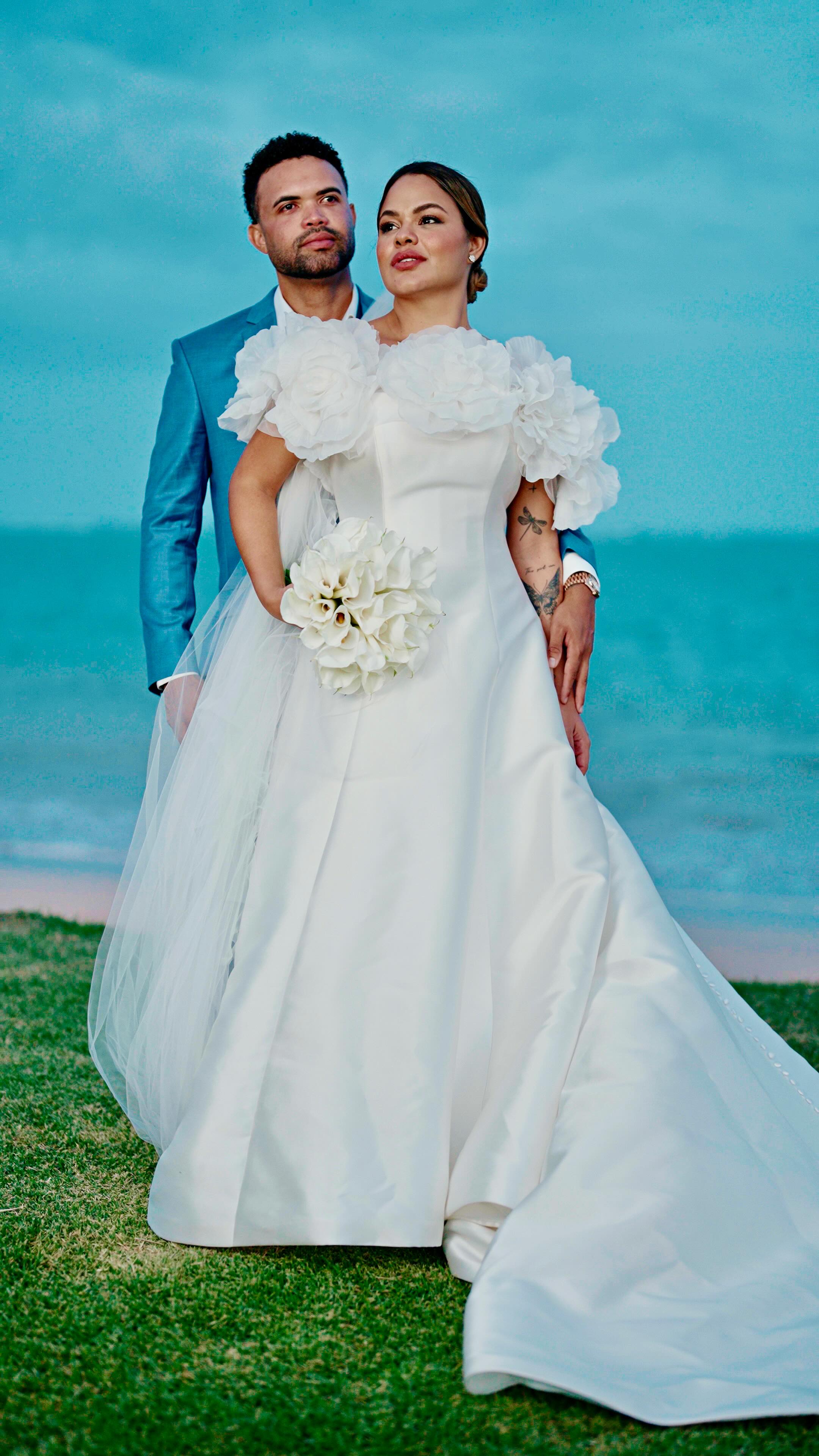 Alessandra & Jonas
Casa Brasileira - Praia do Patacho
@alessandrasfelix @jonaassferreira_
@caasei
@t_fernandes
@sururuwedding
@alinechavesdecor
@casabrasileirahotel
@wgourmet
@arte.zauspinola