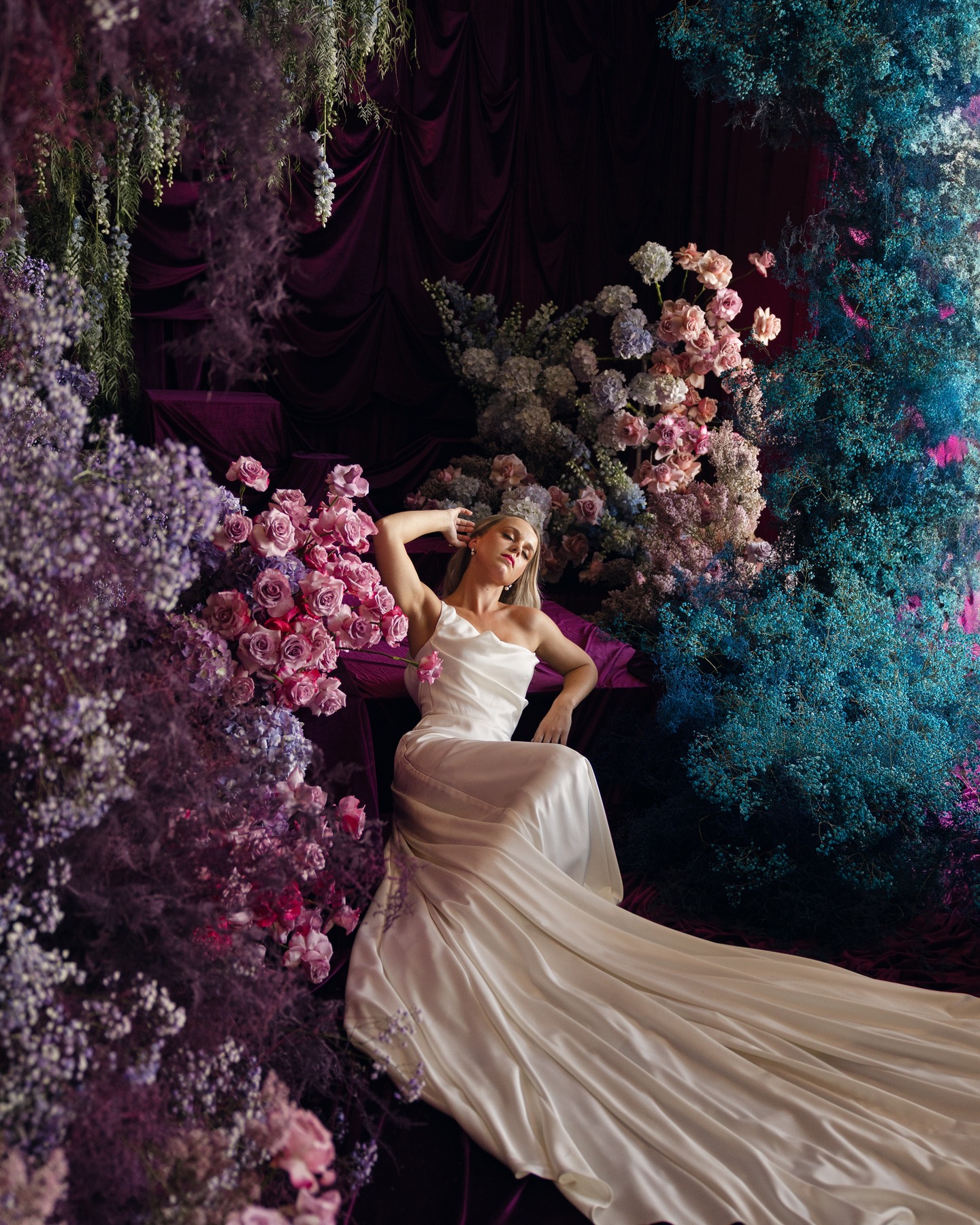 I mean... wow!
Florists: @anliwahlfloral + @kadoufloraldesign for @pausefloralworkshops
Photography + Videography: @delicatephotography_xo
#ethereal_moods #bold #moody_tones #weddingflorals #floralworkshop