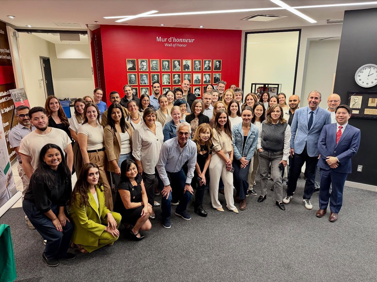 What an amazing weekend at McGill CDE! 🎉
On September 20-21, 2025, we hosted Tunneling 360°: Recession and Soft Tissue Management at Teeth and Implants – From Theory to Practice. Over two days, participants enjoyed a full-day lecture followed by an intensive hands-on session, diving deep into advanced techniques and practical applications.
A heartfelt thank you to our outstanding speaker, Dr. Vincent Ronco (DDS, MSc, PG in Periodontology and Implantology), for leading such an excellent lecture and hands-on. 👏
We are also grateful to Dr. Thomas Nguyen, Director of McGill CDE, for his continued support, and to our partners Hu-Friedy (material support) and Desjardins (educational grant), who made this program possible.
It was a fantastic opportunity for learning, networking, and collaboration. We can’t wait to welcome you at our next course!
—
Quel week-end exceptionnel au McGill CDE! 🎉
Les 20 et 21 septembre 2025, nous avons eu le plaisir d’accueillir Tunneling 360°: Recession and Soft Tissue Management at Teeth and Implants – From Theory to Practice. Pendant deux jours, les participants ont profité d’une journée complète de cours théorique suivie d’une session pratique intensive, explorant des techniques avancées et leurs applications cliniques.
Un immense merci à notre conférencier exceptionnel, Dr Vincent Ronco (DDS, MSc, PG en parodontologie et implantologie), pour sa remarquable conférence et son atelier pratique. 👏
Nous remercions également le Dr Thomas Nguyen, directeur du McGill CDE, pour son soutien constant, ainsi que nos partenaires Hu-Friedy (soutien matériel) et Desjardins (subvention éducative), qui ont rendu ce programme possible.
Ce fut une superbe occasion d’apprentissage, de réseautage et de collaboration. Nous avons hâte de vous accueillir lors de notre prochain cours! #McGillCDE #DentalEducation #ContinuingEducation #Periodontology #ImplantDentistry #SoftTissueManagement #TunnelingTechnique #DentalSurgery #HandsOnTraining #DentalLearning #DentistryCommunity #DentalNetworking