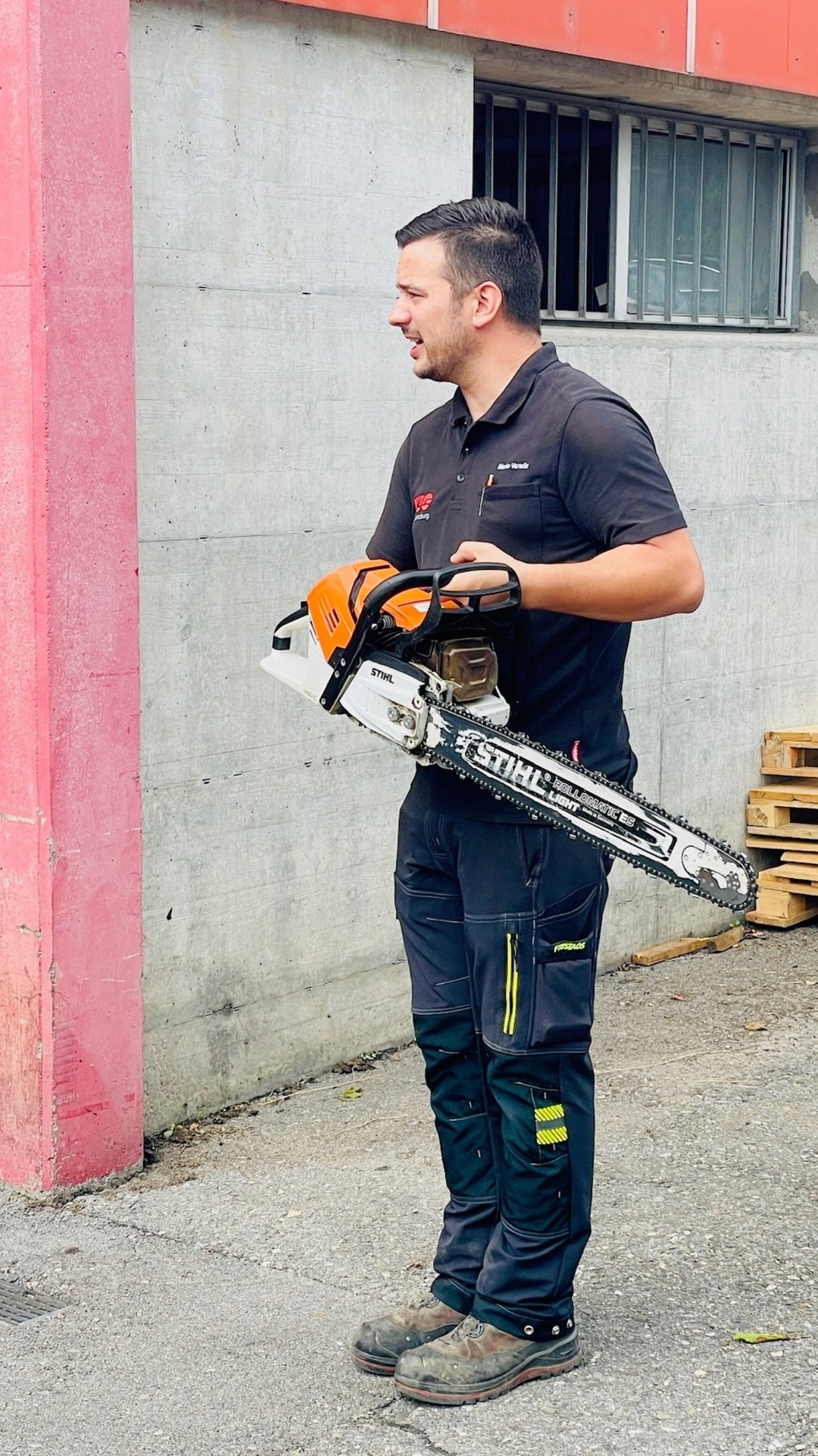 Schulung bei der Jakob Hug AG vor Ort. Im Auftrag des Weiterbildungszentrums Lenzburg durften wir eine Schulung für angehende Vorarbeiter im Werkdienst durchführen.
Vielen Dank an alle Teilnehmenden – wir wünschen euch viel Erfolg auf eurem weiteren Weg!