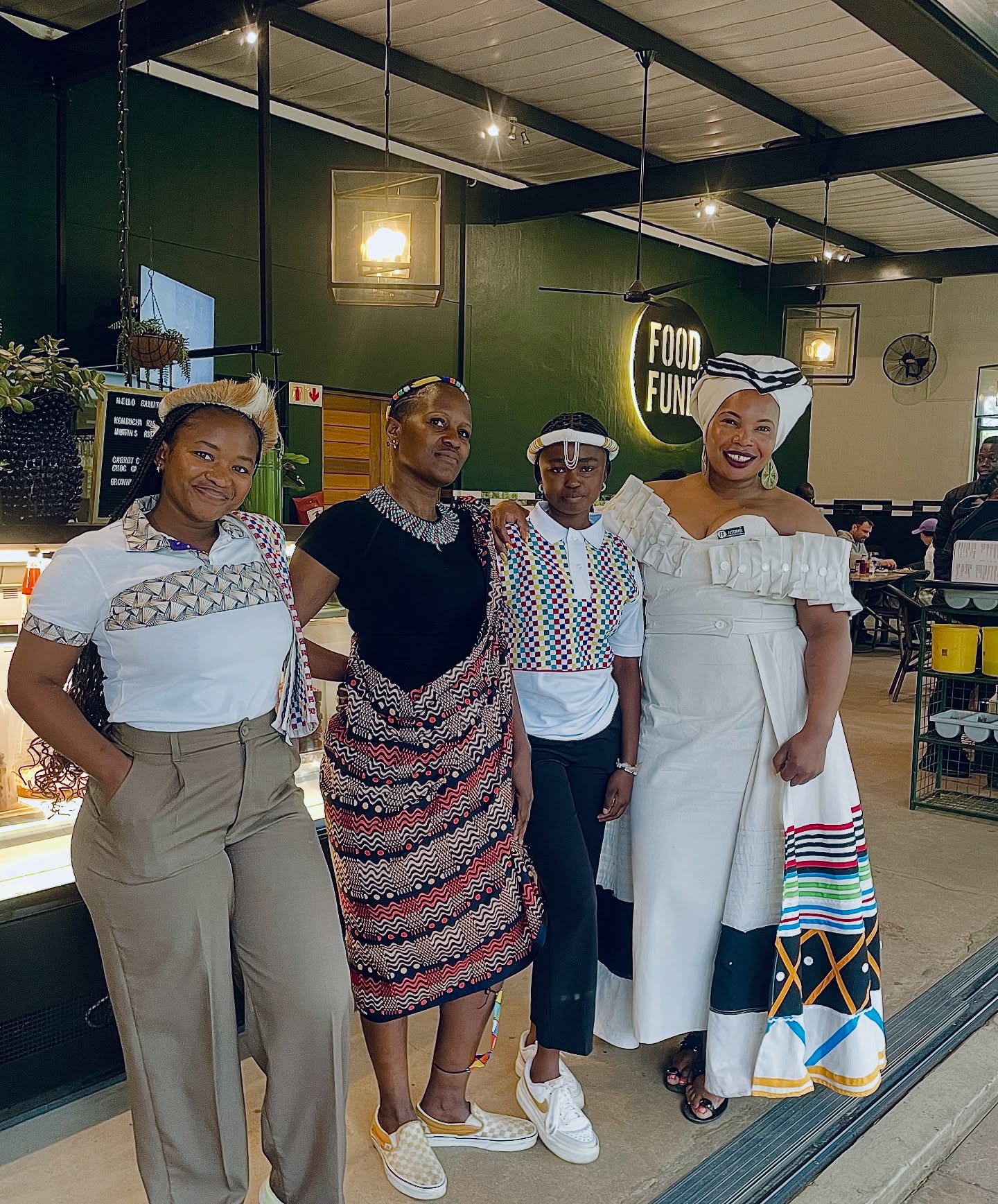 Wishing all of our Food Fundi Cafรฉ friends a Happy Heritage Day
๐ฟ๐ฆ๐ฟ๐ฆ๐ฟ๐ฆ
How beautiful does everyone look today? ๐ค๐๐โค๏ธ๐
#foodfundicafe #sugarrushpark #ballito #heritageday #kzn #ballitorestaurant