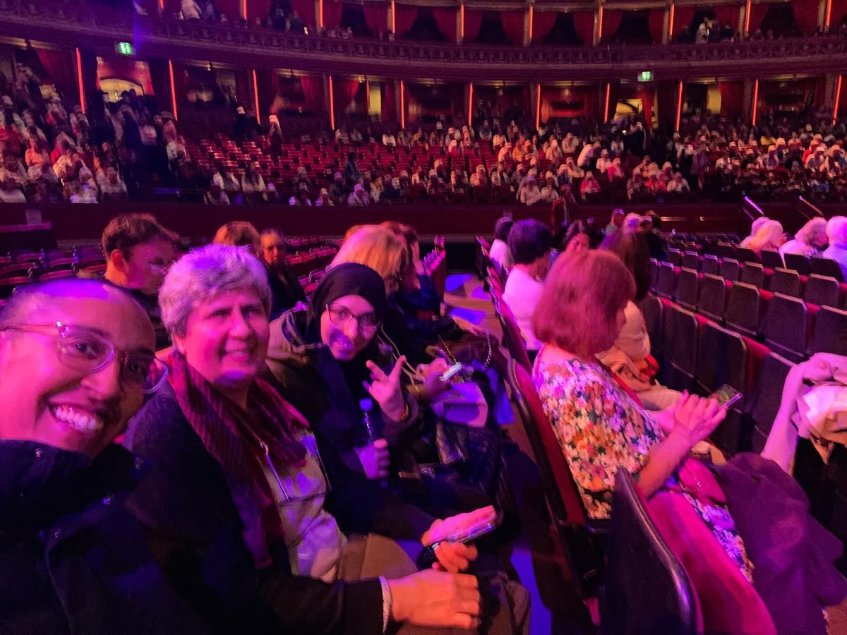 Here we are again – and we could not miss this unprecedented event! ✨🎶
The Royal Philharmonic Orchestra performed a breathtaking tribute to one of the most iconic rock bands of all time: QUEEN 👑🎤
It was pure magic – emotional, powerful, with lights shining, voices singing, and hands waving high. 🙌💜 Our women were overwhelmed with joy, happiness, and gratitude. Moments like these stay in our hearts forever. 🌟
#WomensHub #RoyalPhilharmonicOrchestra #QueenTribute #MusicMagic #CommunityJoy #UnforgettableMoments #womensupportingwomen