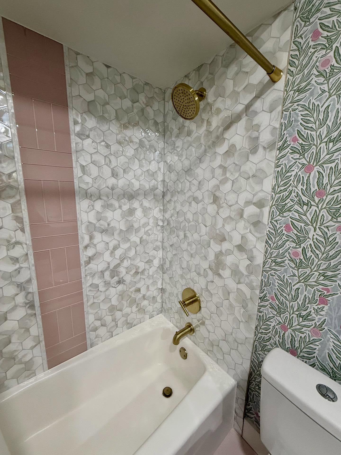 When they ask for a mermaid inspired bathroom, we deliver
💕🧜♀️
This before, and after really made an impact!