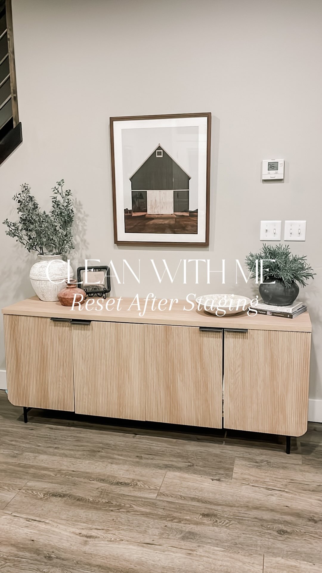 A little mindless motivation for your feed.
It’s crazy because in my head this is how fast I’m going.😂
•
•
•
•
•
#clean #cleanwithme #cleangram #interiorstylist