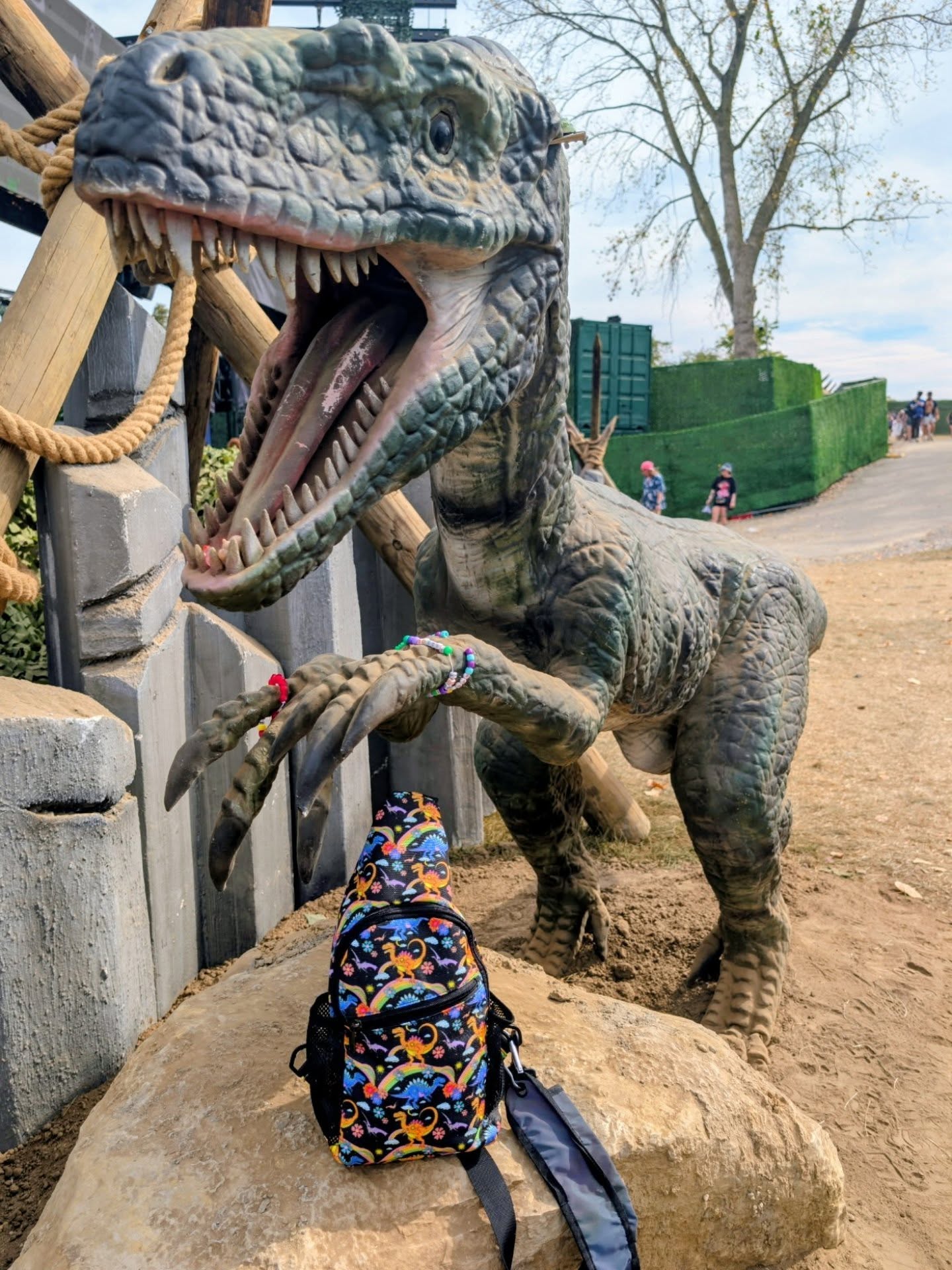 My "Dino Groove" seamless pattern is Dino & Festival approved. Just ask this baryonyx 🫶🧿🔥🦖
www.hshieldsart.shop