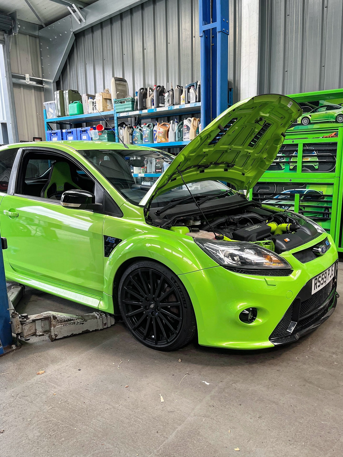 The Ultimate MK2 RS Colour Debate Starts Now! 🎨
We finished a performance upgrade on this stunning MK2 Focus RS (RS500 pump, @turbosmarthq actuator, and a @motorsportdevelopments remap 🚀), and we can’t get over that green.
It got us thinking... is this the best colour ever put on a MK2?
Drop a comment with your favourite:
✅ Ultimate Green (like this one!)
✅ Frozen White
✅ Performance Blue
✅ Other (tell us!)
#CarDebate #FordFocusRS #Mk2 #ForzaFord #CarCommunity #Tuned #BoostSeason #WhatsYourChoice #focusmk2rs #rsoc #focusrs #fastford