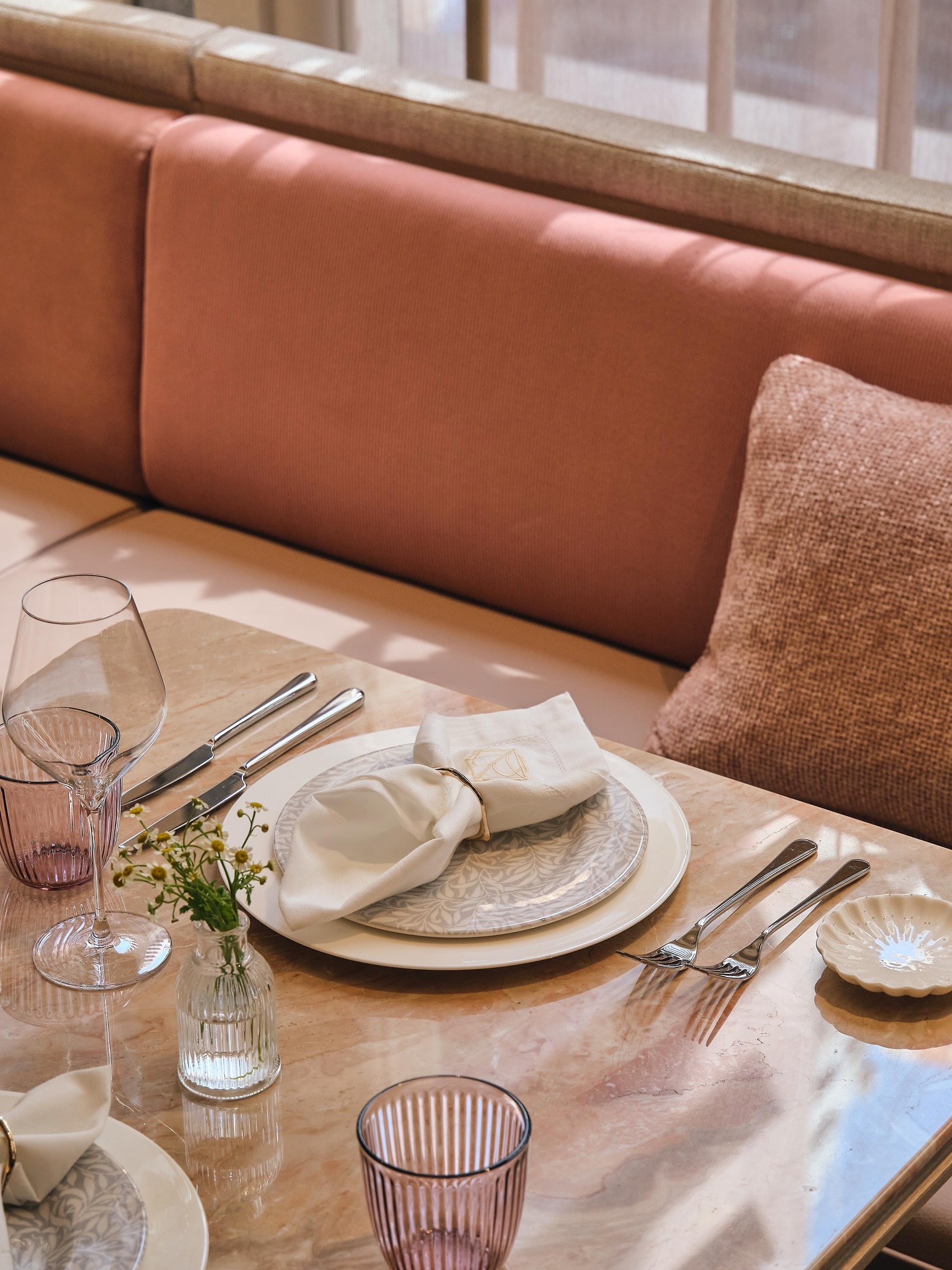 Looking for a cosy spot to spend your ☀️weekend afternoon, savouring delicious share plates and irresistible gelato🍨that keep the conversation flowing? Medora ticks all the boxes. 😉
For reservations, click the “Reserve” button on our Instagram profile or visit our website. Walk-ins are warmly welcomed on a first-come, first-served basis. 💕
You may also view our latest menu offerings on our official website.
☎️ +852 2711 8088
🌐 www.medora.hk
📍G/F, 111 Wellington St, Central
#medorahk #chefvickycheng #鄭永麒 #central