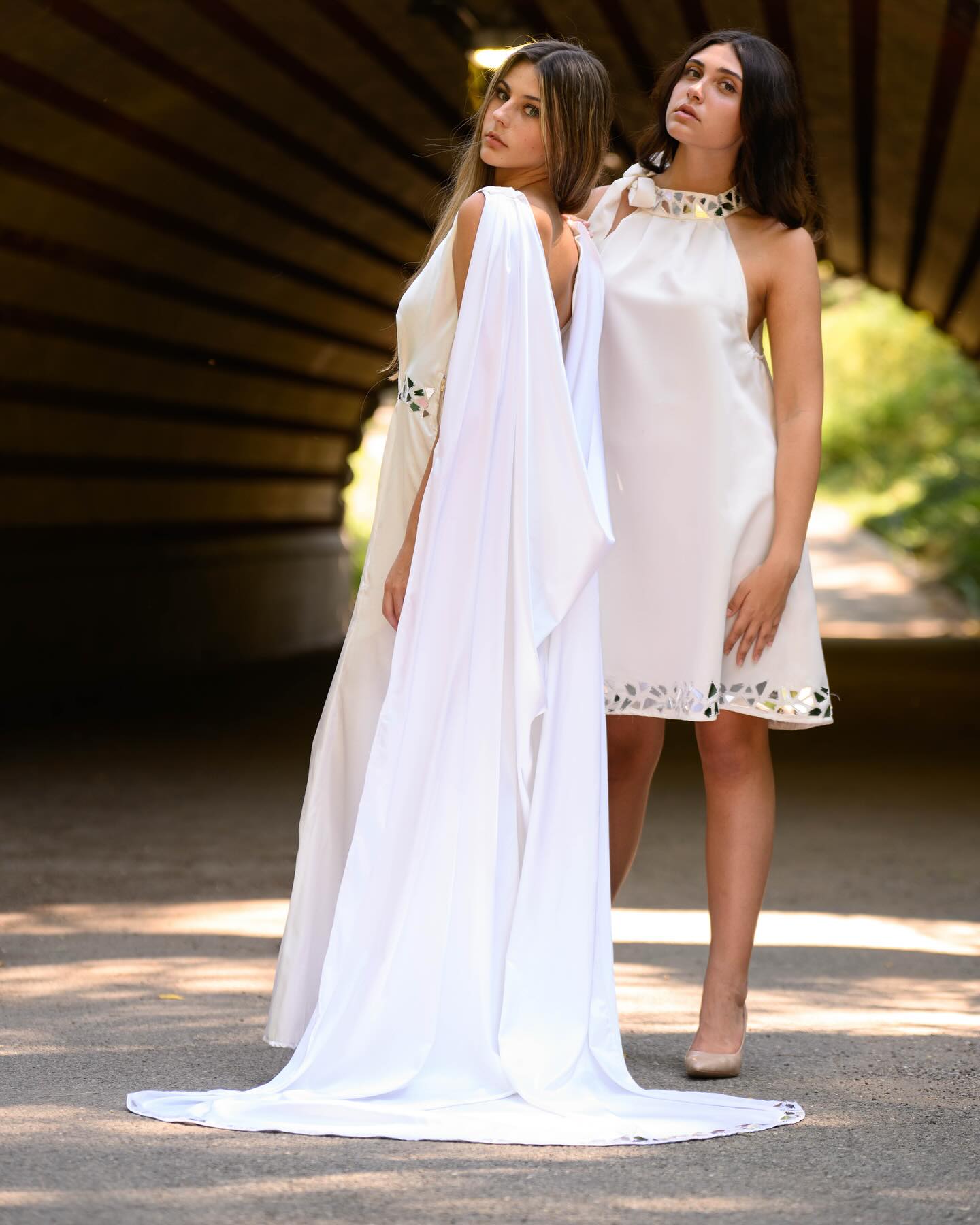 Reflections🪞✨
Wedding Gown & Dylan Cocktail Dress 💐✨
Designer @adaline.griffin @by.adaline.griffin
Assistant@thestyleassist
💄@galimoretwins
📸@rookbarber & David Andrews
💃🏻 genevieve_atkinson_modeling @aleissia_clark
📝 @charlotteseen
