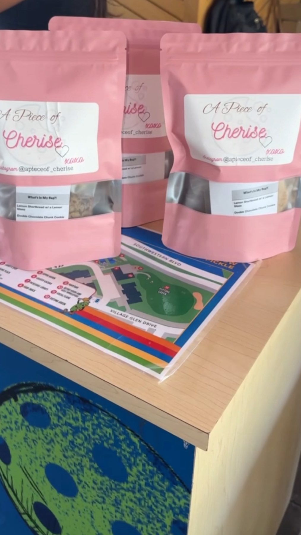 If you didn’t know……You do now 😎
Sample bags have all been handed out!
Meet me at my next event on October 3rd from 5pm-9pm @thevillagedallas
•
•
•
•
•
•
•
#BakedGoods#HomeMade#SoftCookies#ForYou#fyp#packagedorders#trending#SupportSmallBusinesses#cookies#Fresh#DallasTexas#TexasPastries#CustomOrders#MustTry#Baker#Barkernearme#buttercream#frosting#filling#partnershipsopen#cake#trending#selftaught#Baker#events#explorer#explorerpage#cupcakes