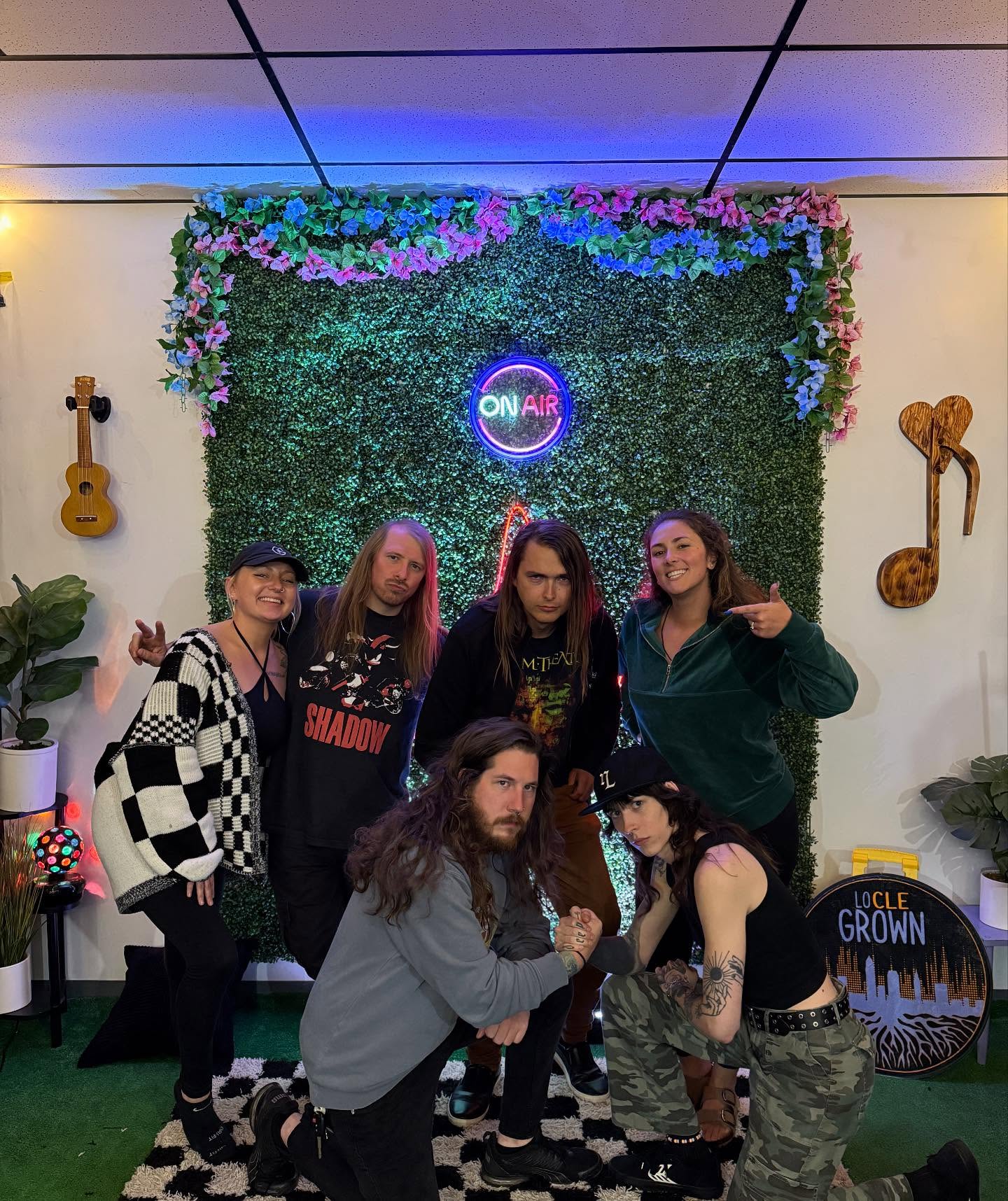 Fear Factor Fun Facts. And also Whale fun facts. No mud fun facts though.
Thank you so much @mudwhale for joining us in the studio! Make sure to follow them, stream their music, and listen to this episode!