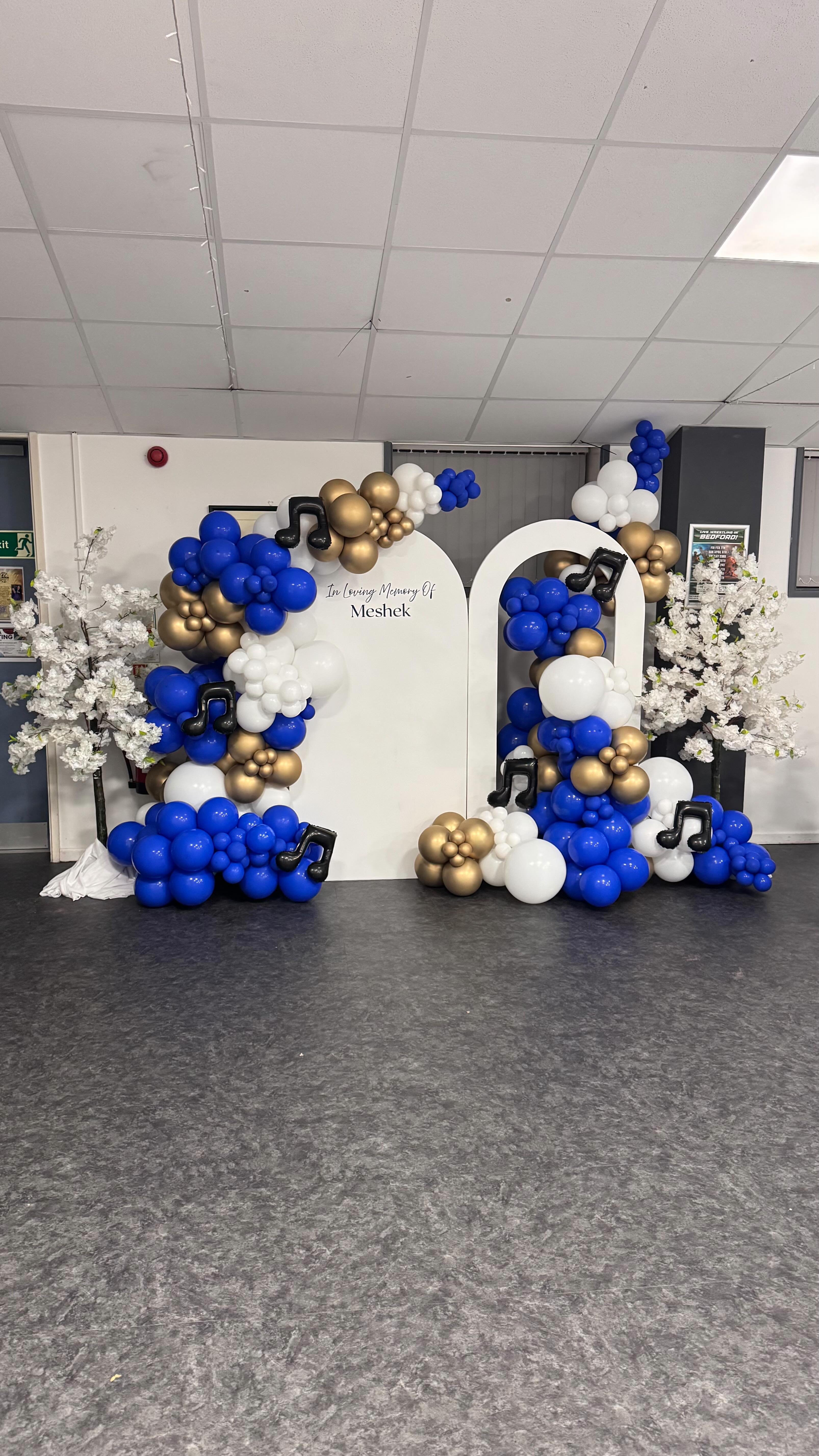 When @kmbloomsevents & Delarose Events collaborate the way we know best for the send off for our dear brother-in-law / cousin 💙🤍🌹
It was an honour to create a beautiful display to celebrate his life and the incredible music he shared with us all. 🎶
A soul so talented and loved, forever missed, always remembered.
Rest in peace Meshek 🕊️🤍