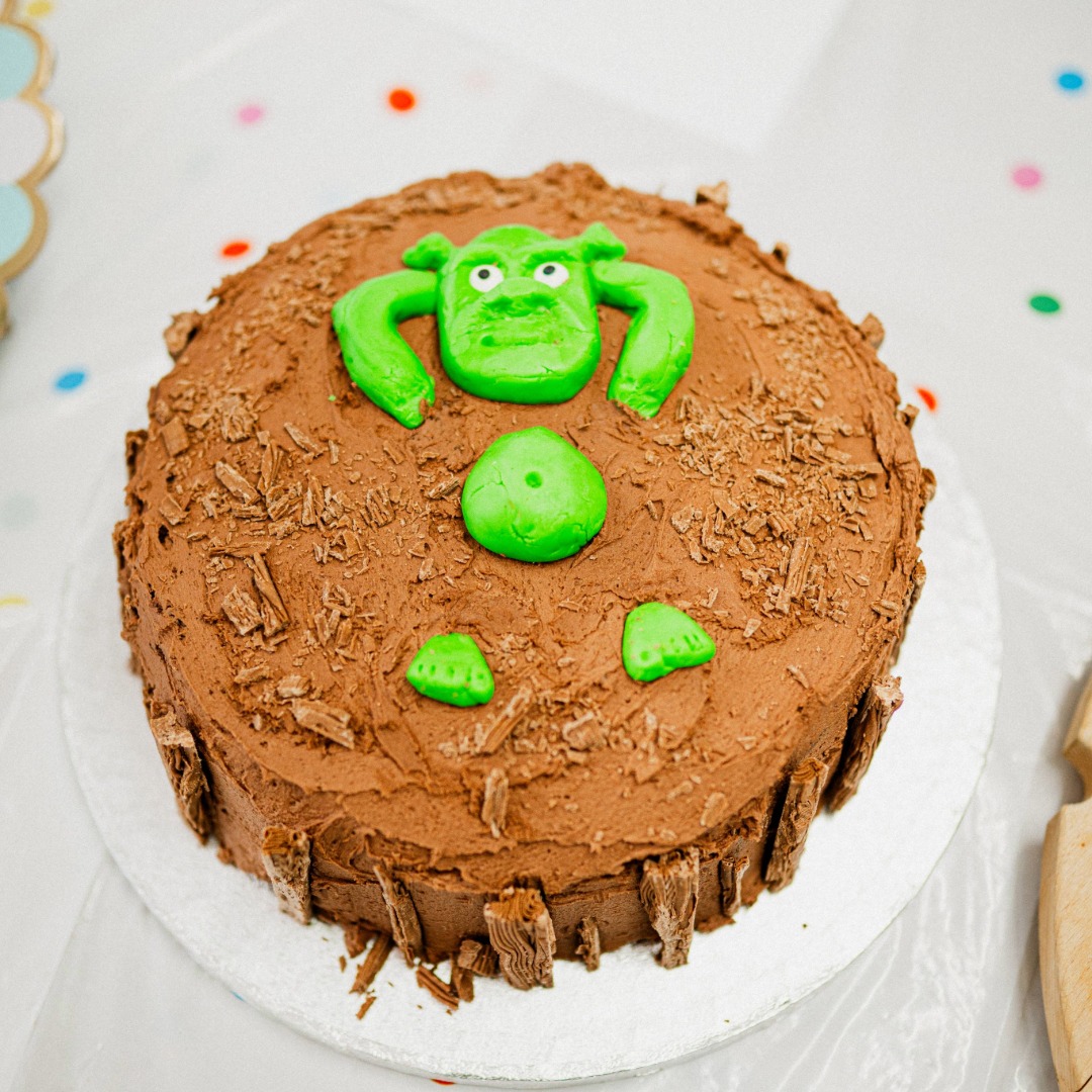 Look at these scrumptious cakes from our lovely friends at @dlala_studios Bake Off! Bringing everyone together for mental health awareness week, they raised a tasty £615! Jane said,
"We are always trying to find new exciting ways to fundraise...and would like to continue to support Hub of Hope where we can. I am always sharing the necessary resources with our employees which I think is very beneficial".
Congratulations on a great bake and Thank you so much to you all for your ongoing support, we love having you all on the team! 🍰 🧁 ⭐
#MentalHealthAwareness #Workplacewellbeing #HubofHope #ChasingtheStigma #CakeBake #CorporateFundraising #BakeOff