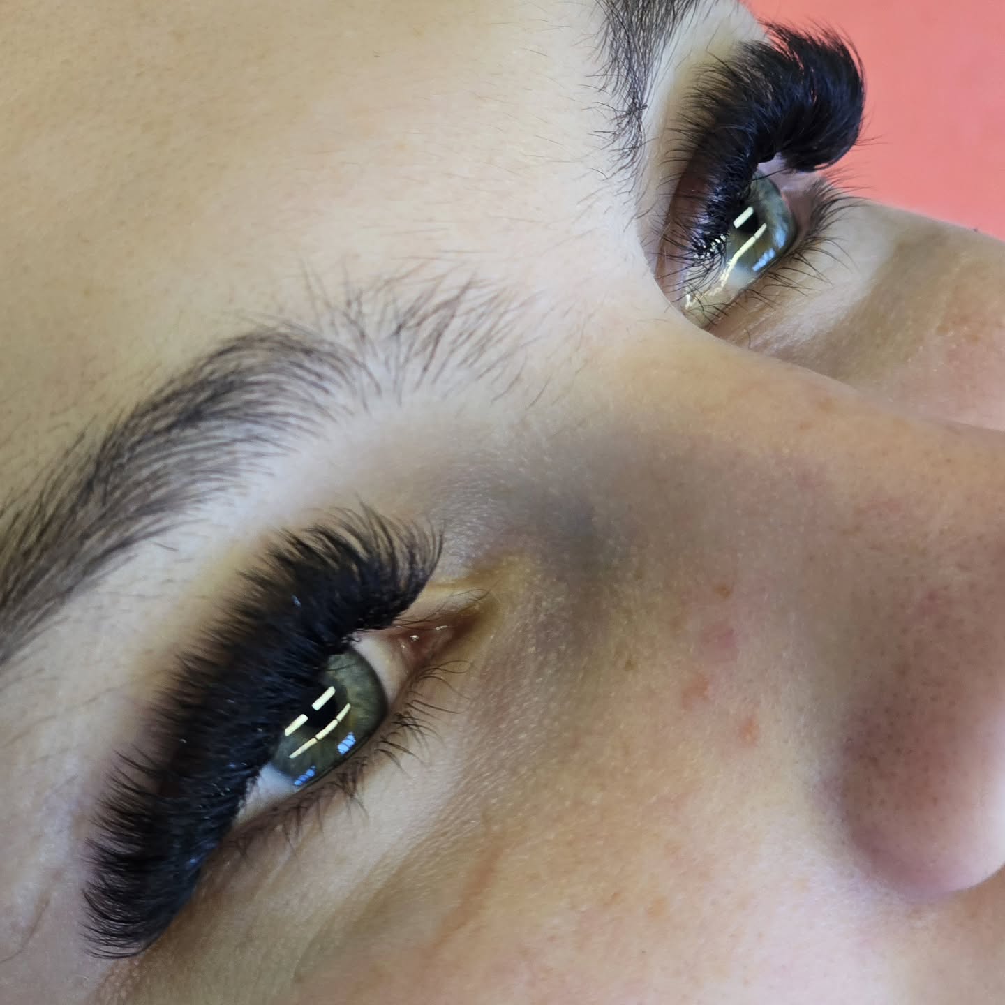 Pörröripset 🤤✨️
9-14mm 14D 0.03
#seinäjoki #volyymiripsetseinäjoki #ripsetseinäjoki #uvripsetseinäjoki #studioblackcat