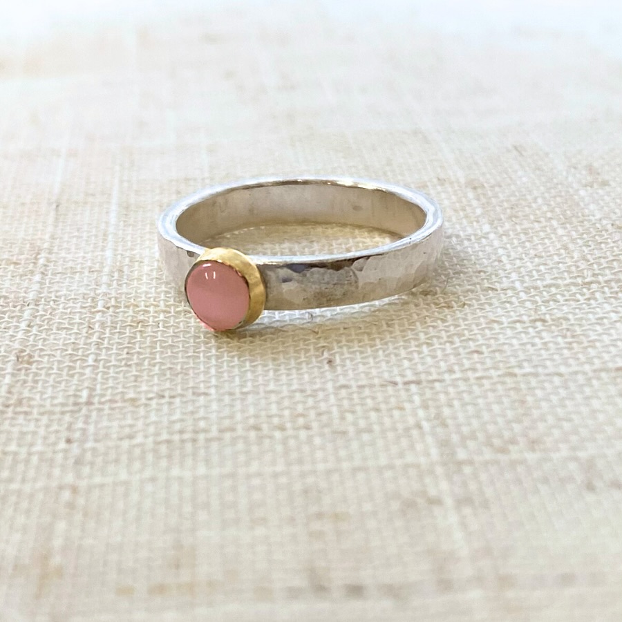 💛14k solid gold setting + sterling silver + real gemstone = 😍 When are you booking this workshop?
Price: €204
#overtoom #leidseplein #amsterdamcity #workshop #solidgold #sterlingsilver #ateliermay