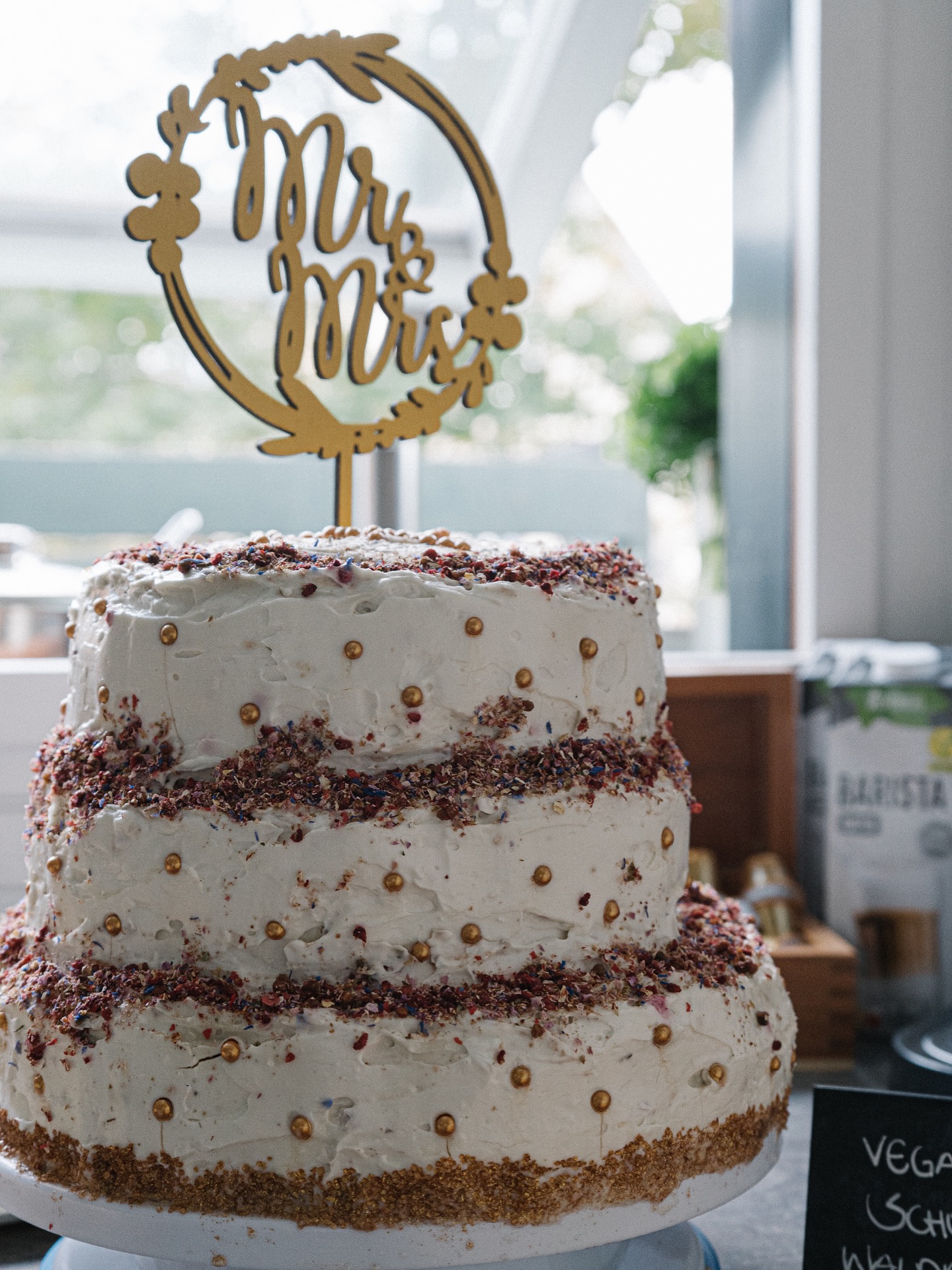 Wir machen Kuchen und Torten auch zum Mitnehmen und als Vorbestellungen für eure Feierlichkeit! Sehr gerne vegan 🌱 und glutenfrei 🌾 🚫 Schreibt uns Eure Wünsche und Bestellungen an: info@p-cafe.de
🎂🍰🥧🧁