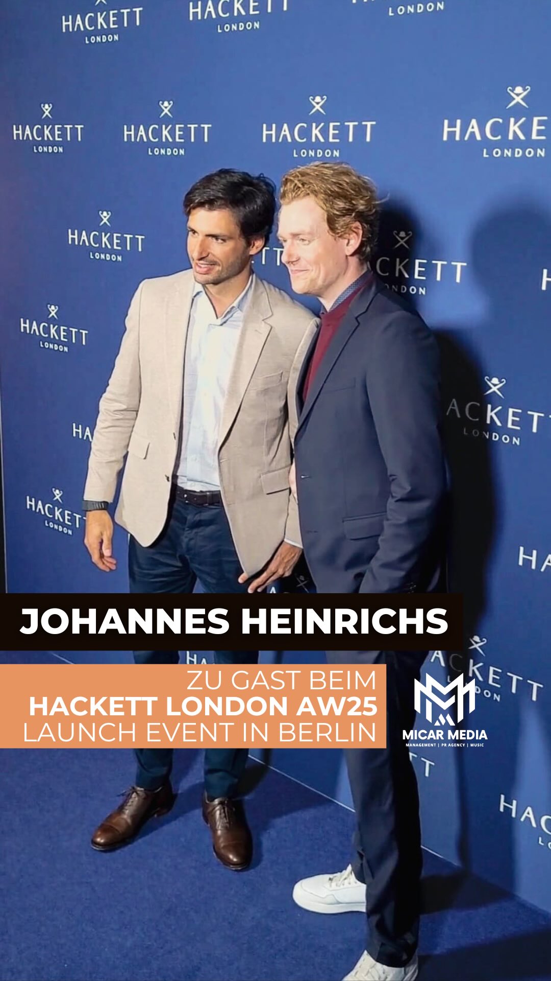 Schauspieler Johannes Heinrichs war zu Gast beim @hackettlondon AW25 Launch Event in Berlin, wo die britische Modemarke ihre neue Herbst-Winter-Kollektion präsentierte.
Ein besonderes Highlight: das Dinner mit Formel-1-Star @carlossainz55, der seit 2025 für @williamsracing fährt. Für Johannes – selbst großer Motorsportfan und aktuell als Rennfahrer-Legende Niki Lauda in der internationalen @netflix-Serie „Senna“ über das Leben von Ayrton Senna zu sehen – war es ein besonderer Abend zwischen Mode, Rennsport und Glamour.
Mehr zu @johannes_heinrichs und unseren ARTISTS: www.micar-media.com (Link in der Bio.)
📸 Fotos & Videos: @johannes_heinrichs
#MICARMEDIA #JohannesHeinrichs #HackettLondon #AW25 #FashionEvent #BerlinEvents #CarlosSainz #Ferrari #Formula1 #NikiLauda #RedCarpetMoments #StarStyle #Menswear #BerlinFashion #LuxuryLifestyle #MensFashion #F1 #fakepr